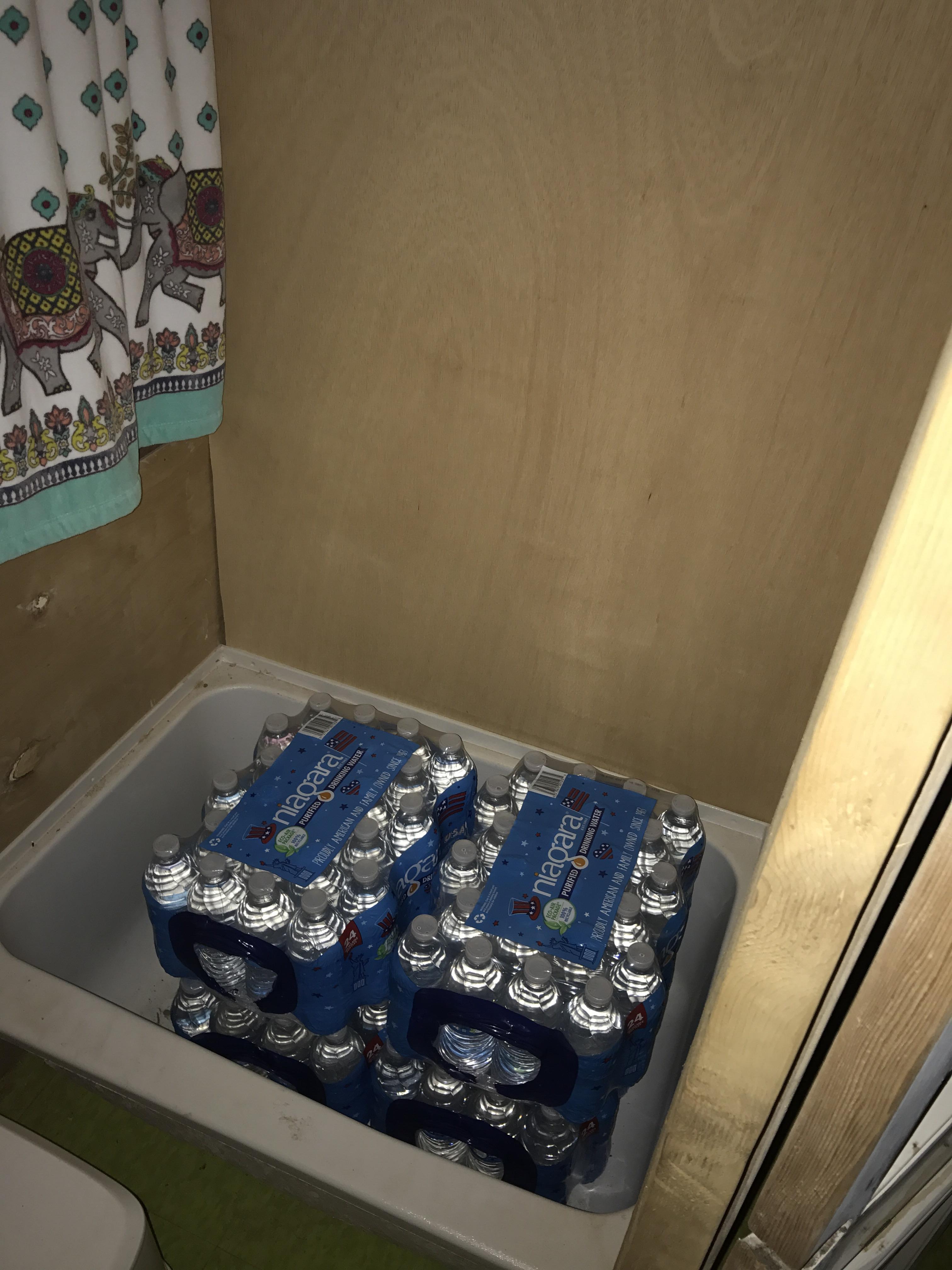 Everybody told me to fill the bathtub with water. Did I do it right? r/Hurricane_Irma