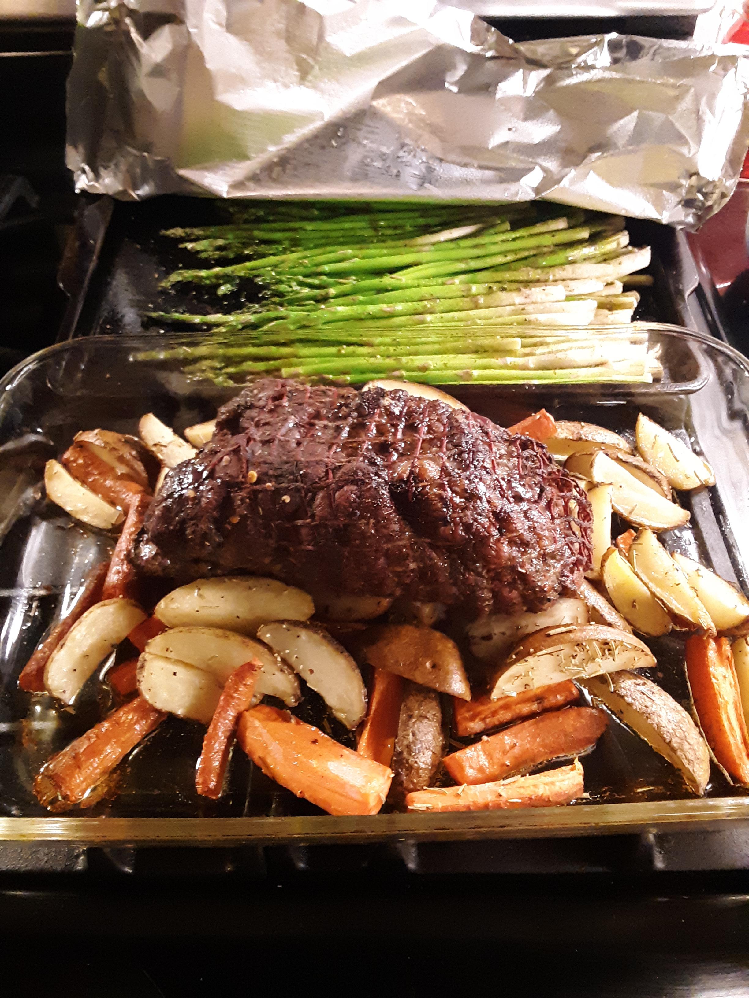 Boneless lamb roast and veggies. Everything is from Aldi! r/aldi
