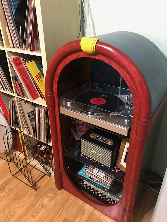 Jukebox repainted to hold my turntable and connect Marshall