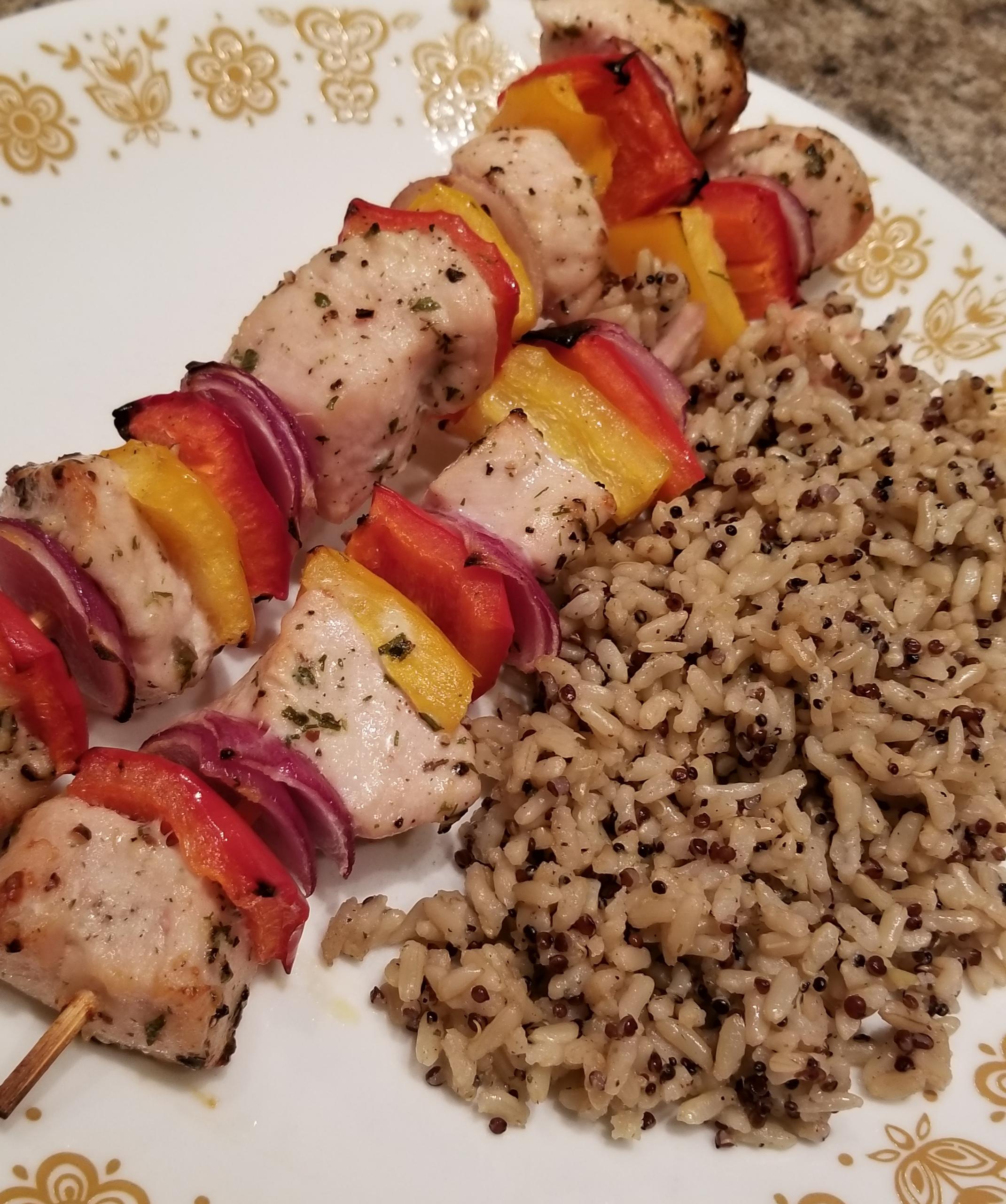 Chicken kabobs and quinoa for 398 r/1200isplenty