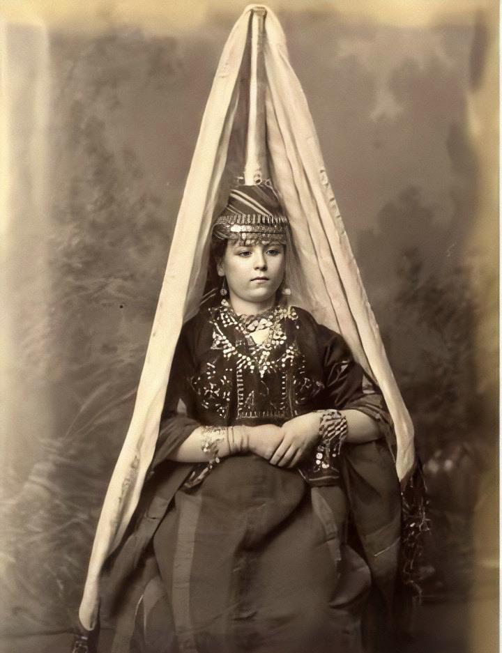 Traditional Lebanese Clothing 19th Century r/lebanon