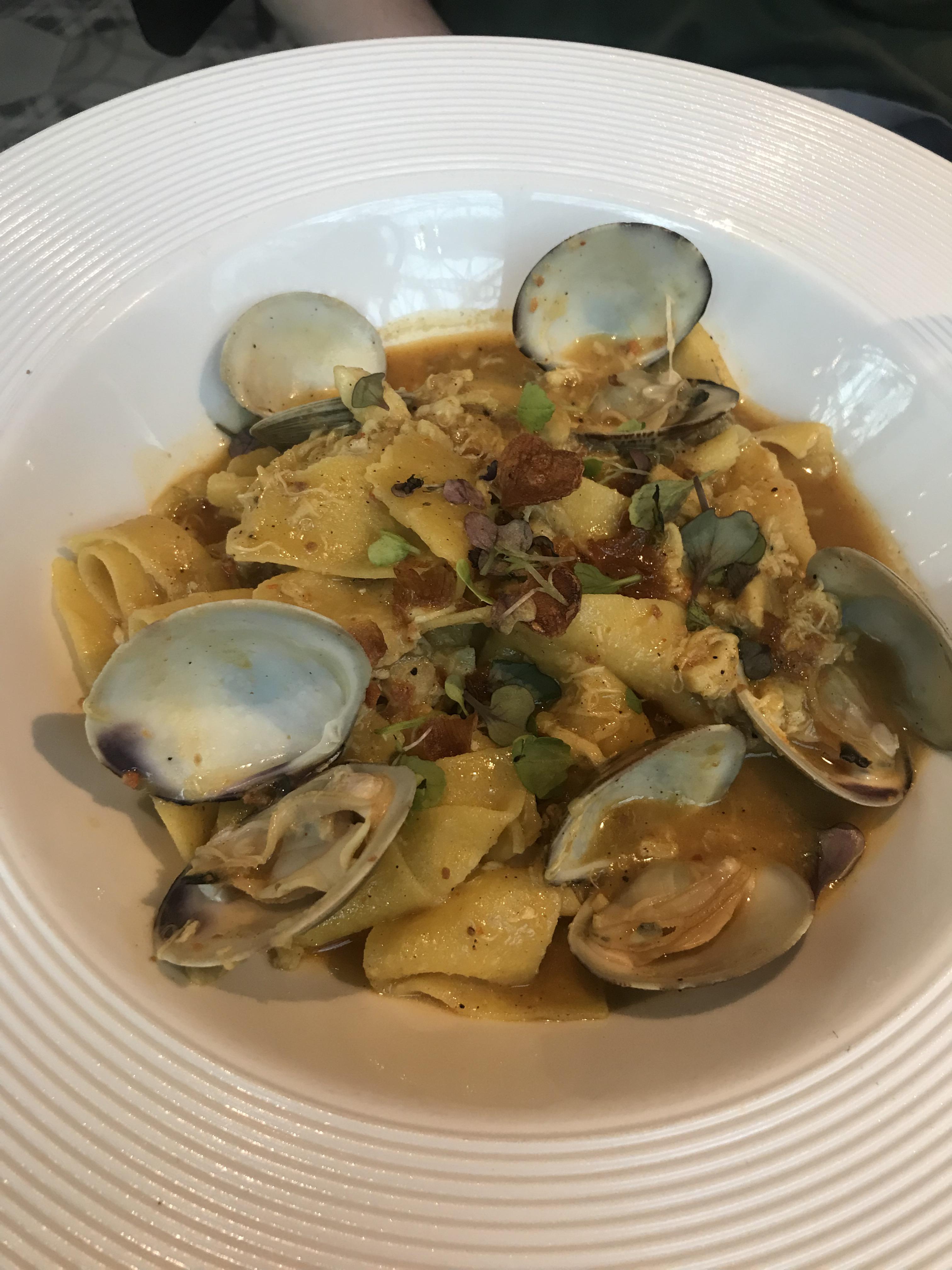 Pappardelle with mussels, crab, pancetta in spicy pepper sauce r/FoodPorn