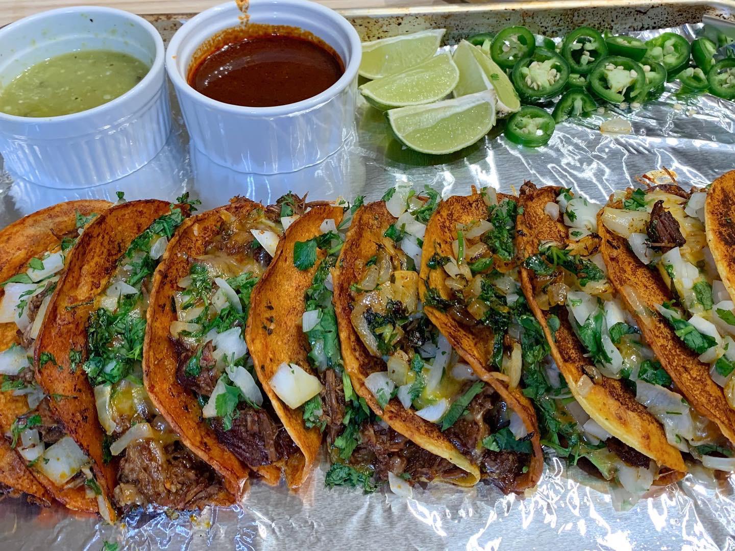 [Homemade] Birria Queso Tacos with HomeMade Salsa Verde and Consommé r/FoodPorn