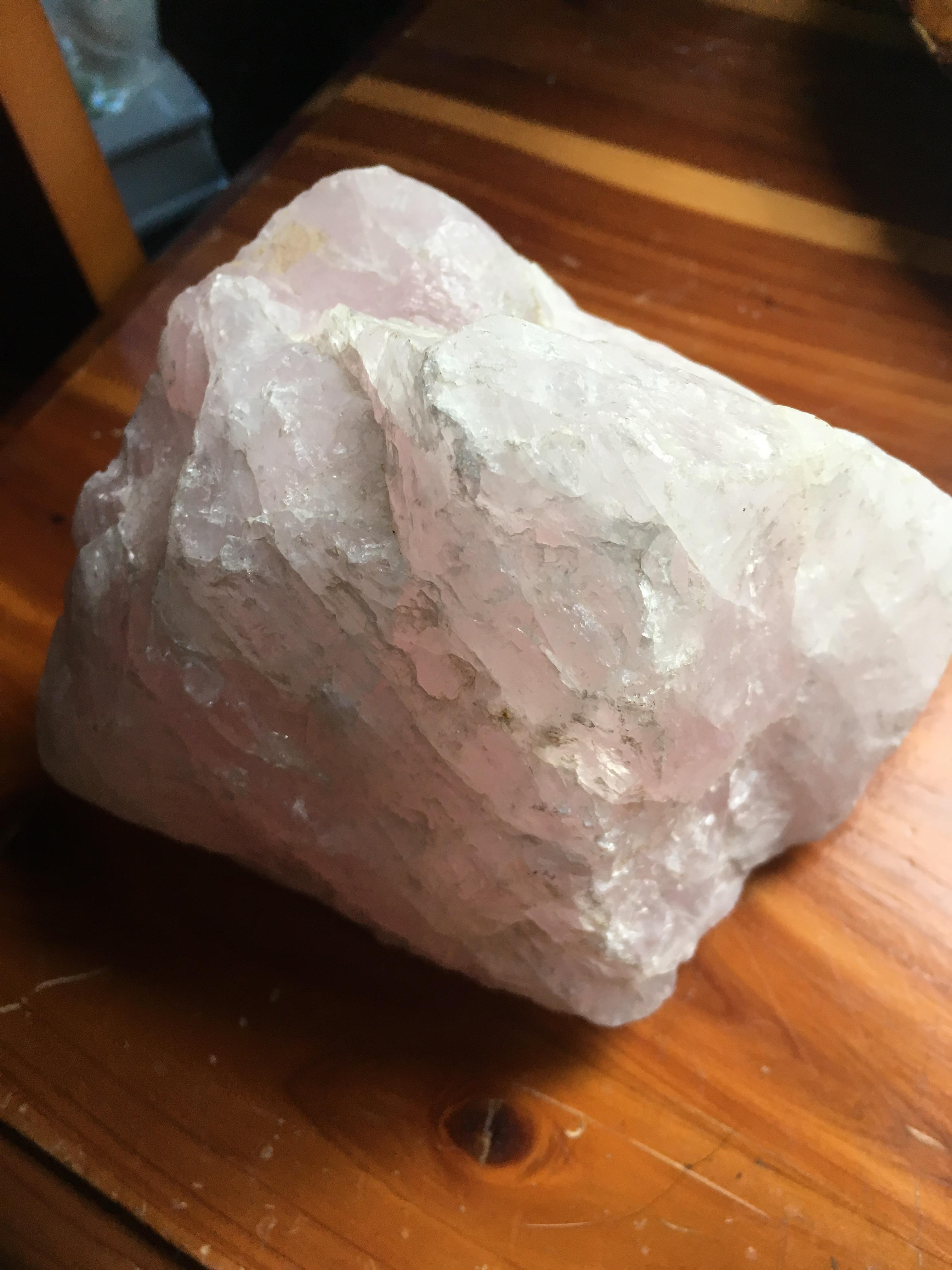 What is this huge pink rock? r/whatsthisrock