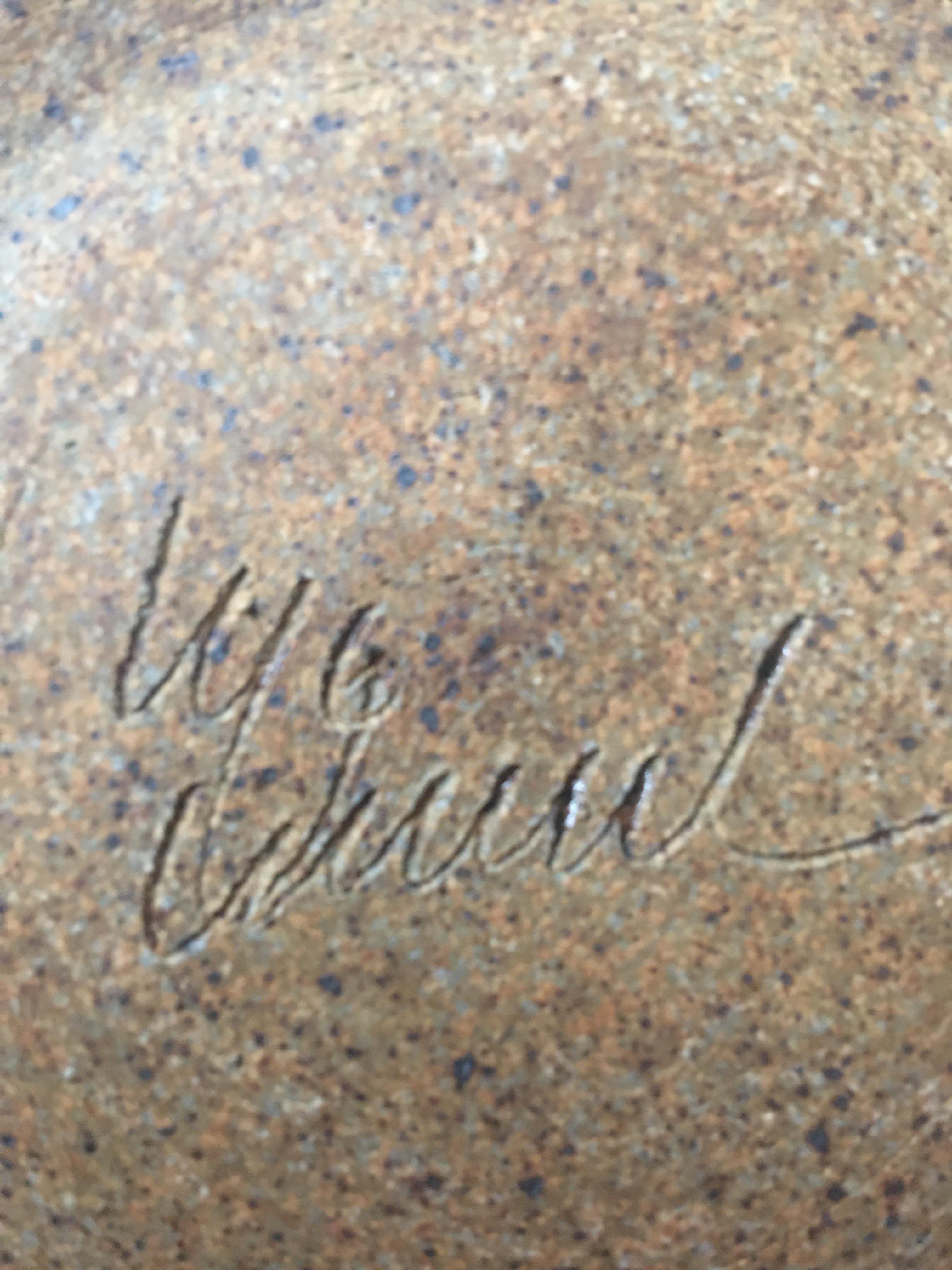 Help identifying vintage pottery bowl signature. Thank you in advance! r/StudioPottery