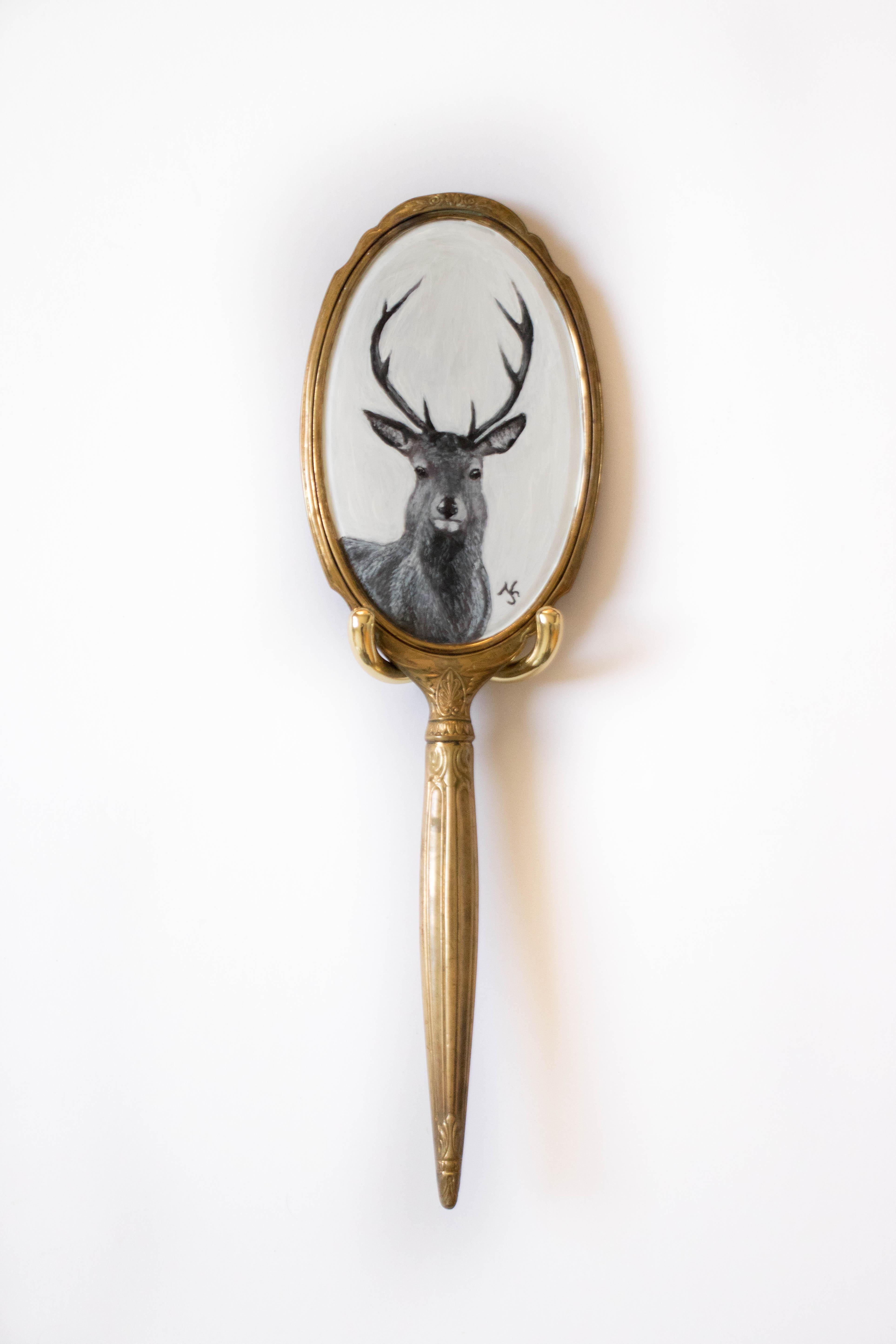 I made wall art by painting a deer on an old hand mirror r/somethingimade