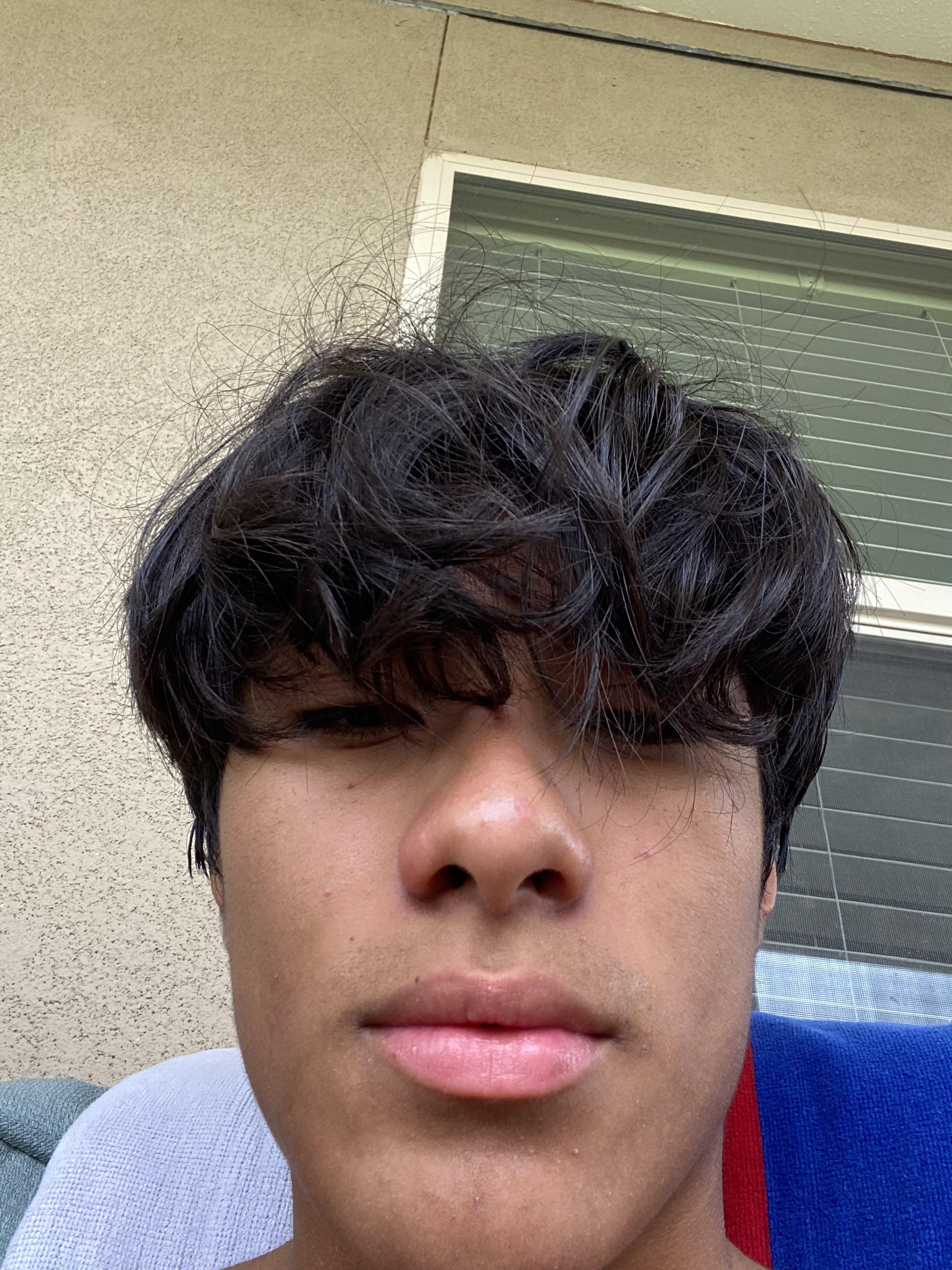 I need help, so my hair looks like this 30 mins after showering and