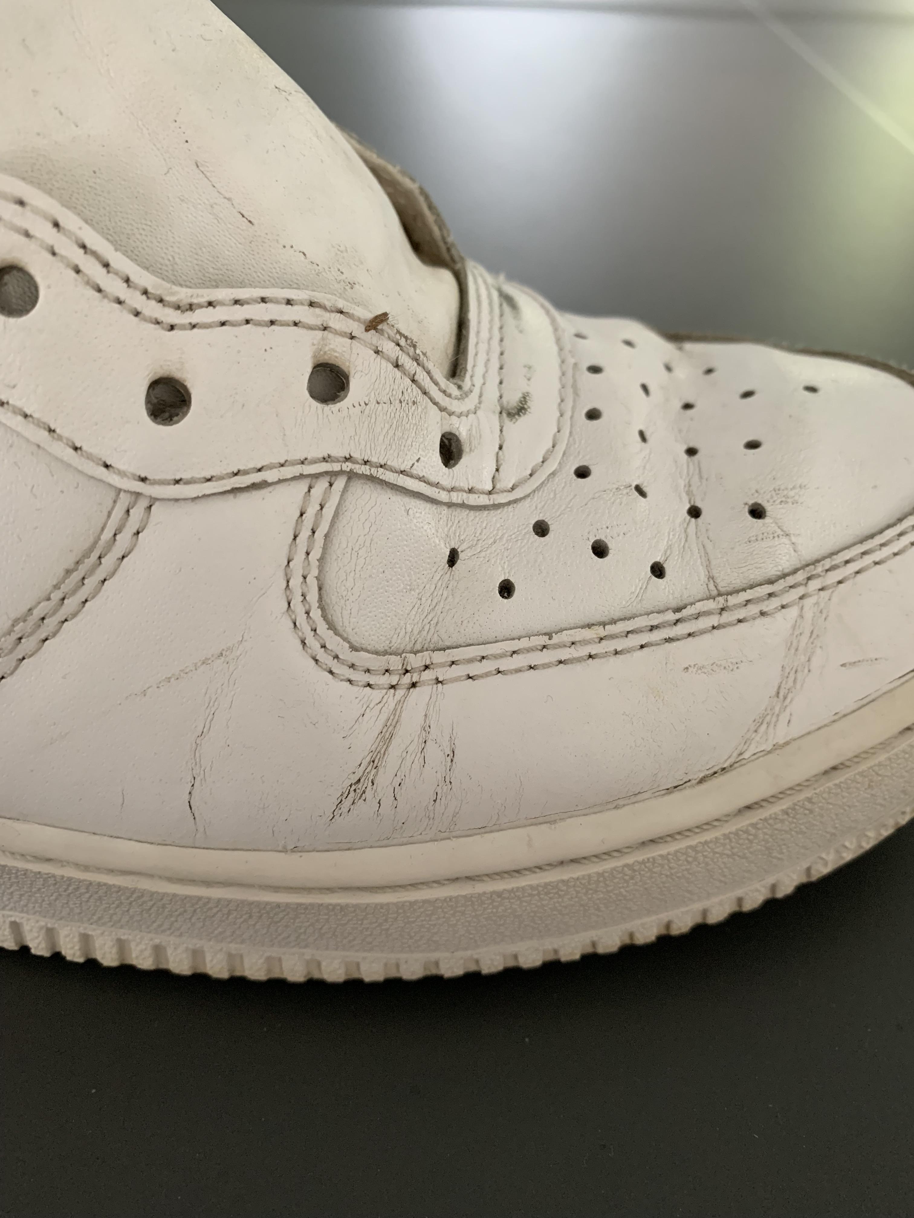 Does anyone know how i can fix the cracks? Paint? r/Sneakers