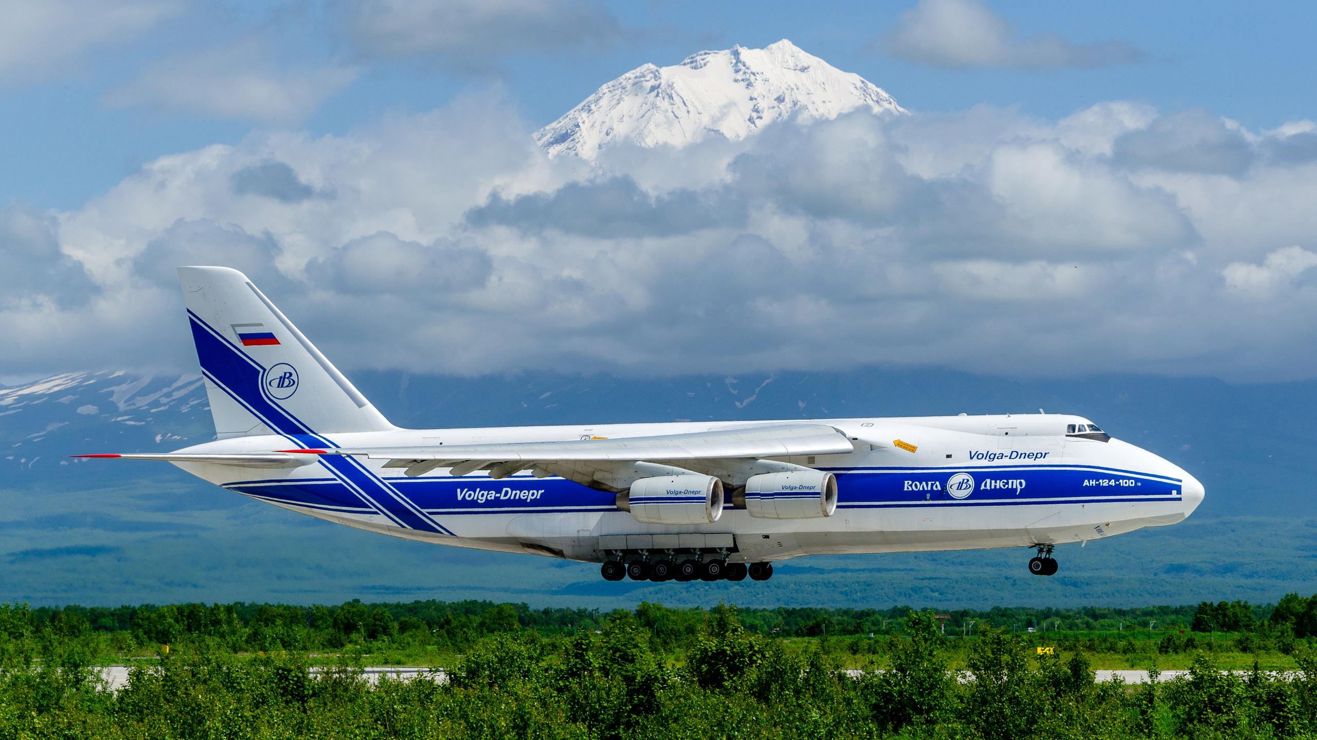 VolgaDnepr Antonov An124100 in front of the Koryaksky volcano