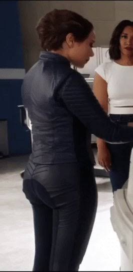 Jéssica Parker Kennedy : FlarrowPorn