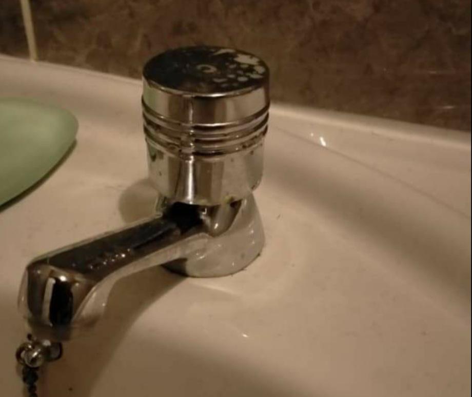 How do I get this tap head off to replace washer? r/Plumbing