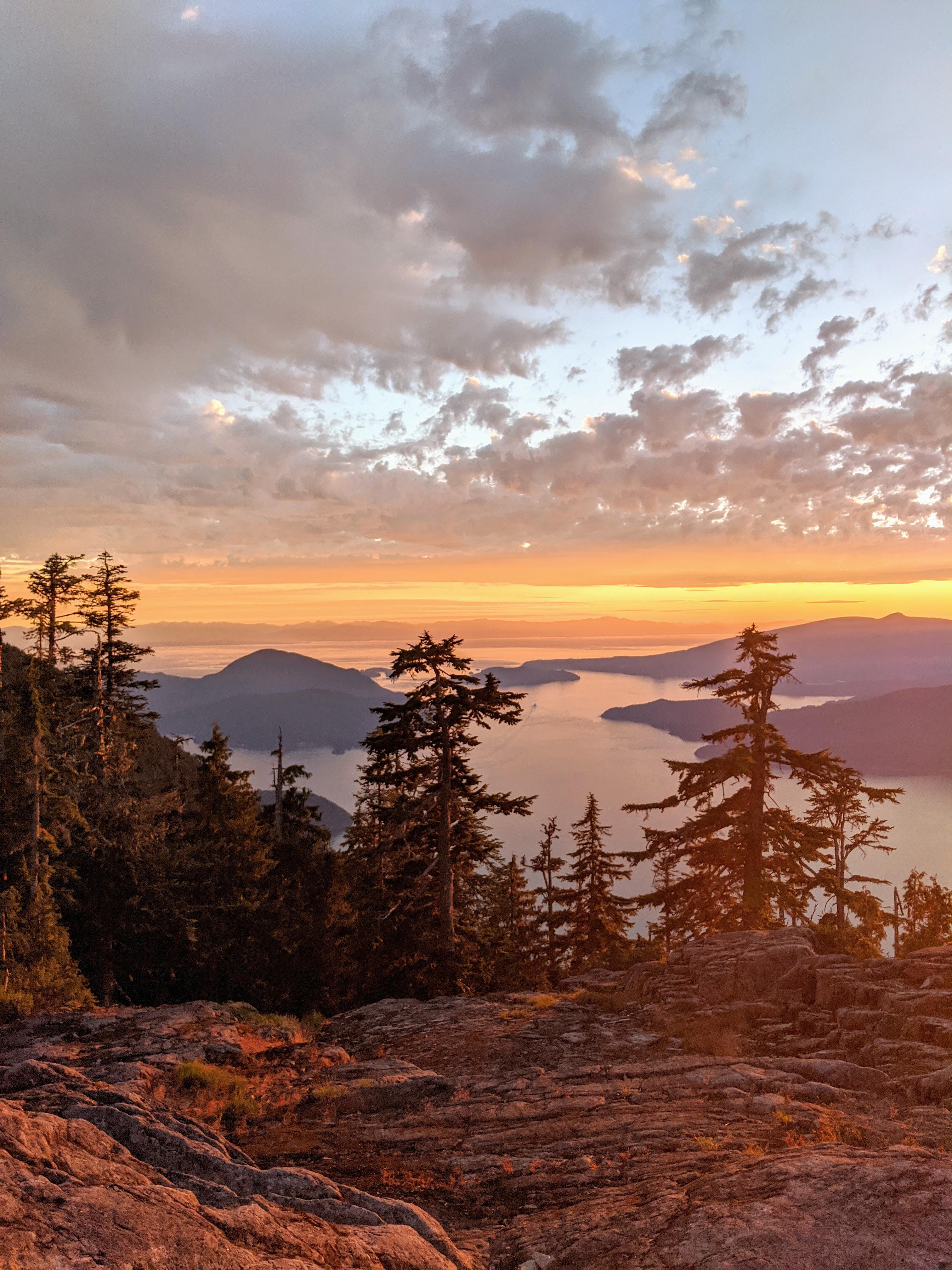 Lions Bay, British Columbia. [OC] [3024×4032] r/EarthPorn