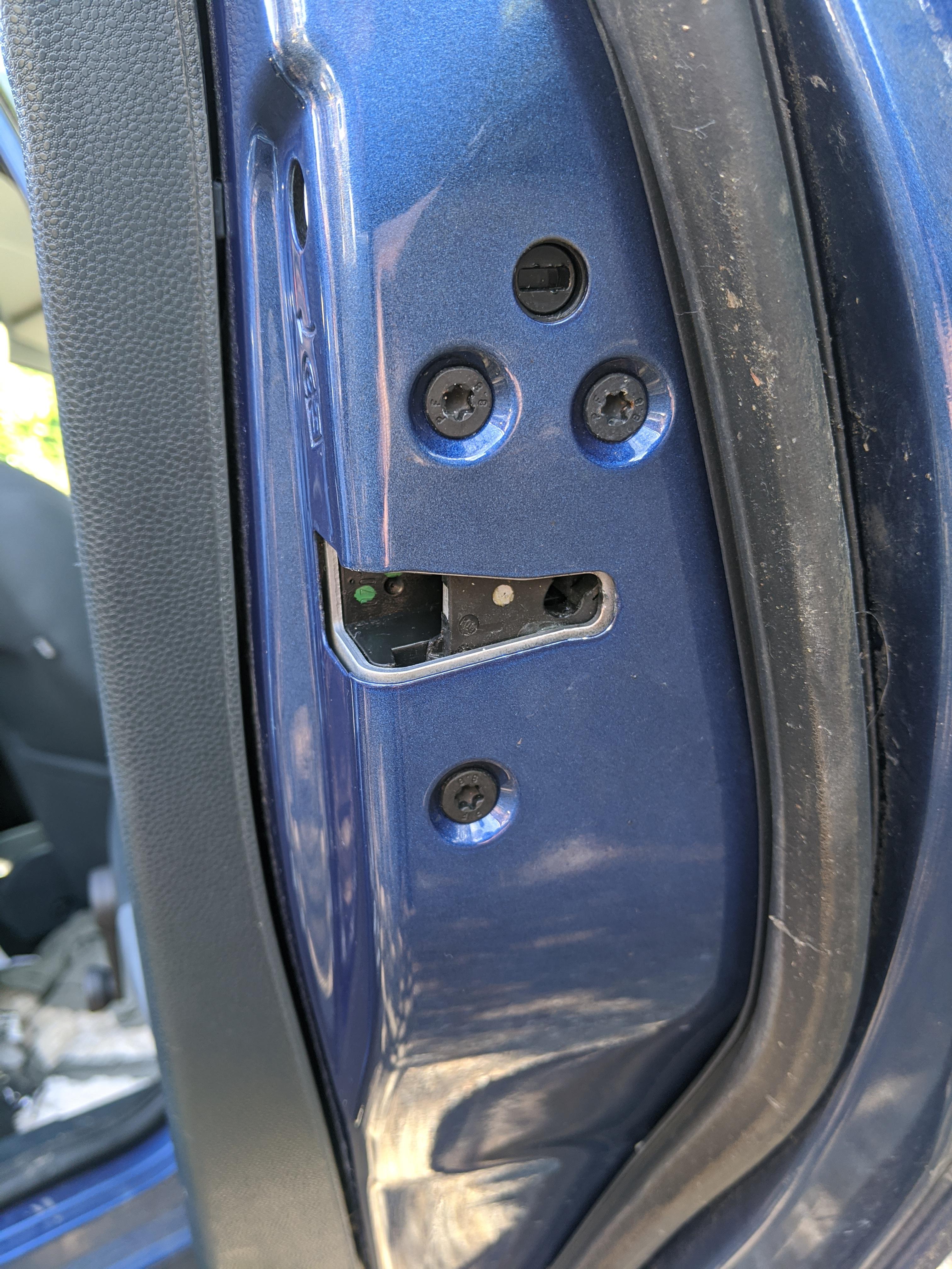 GFs 2010 Ford fiesta rear driver's door latch is stuck, cannot close