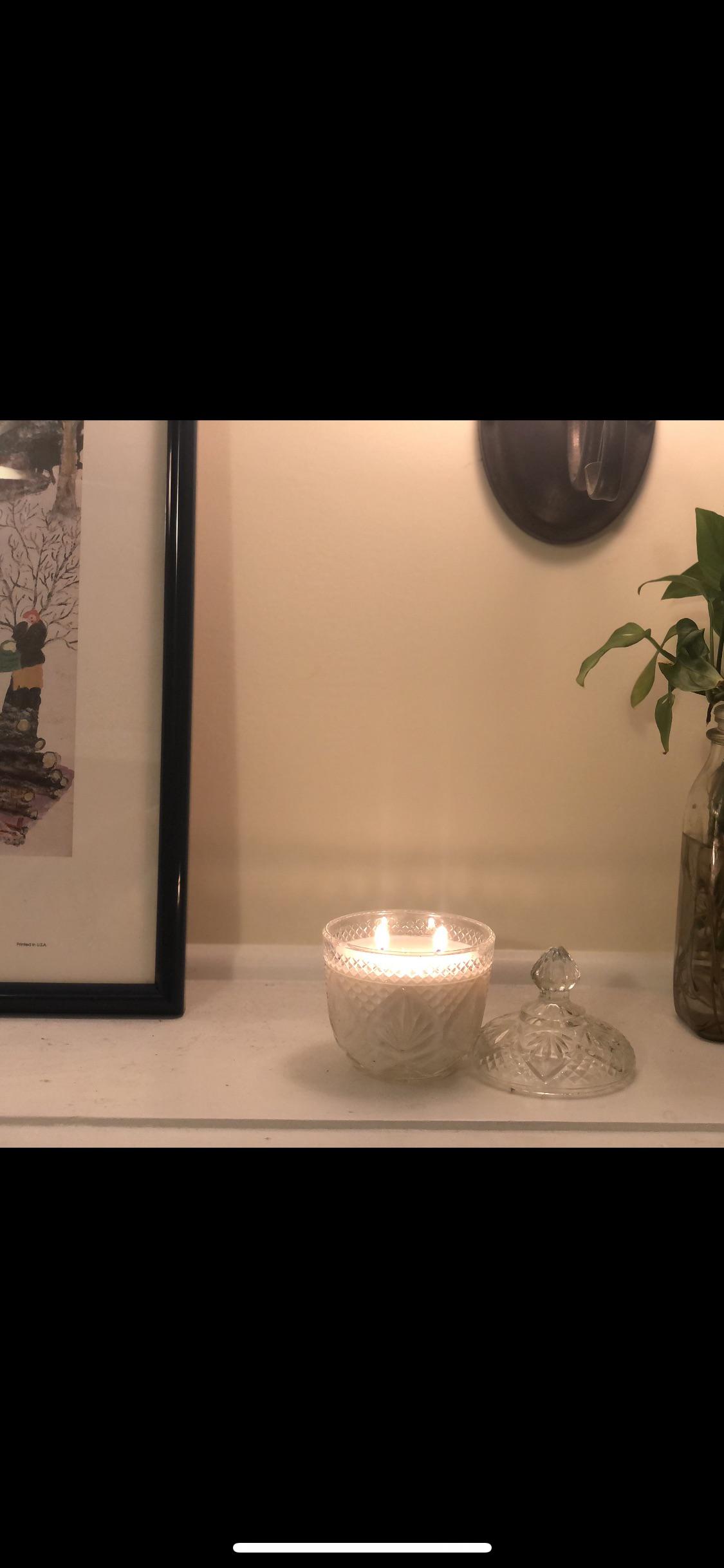 Vintage candy dish candle! Scent profile sage and cedar! First time