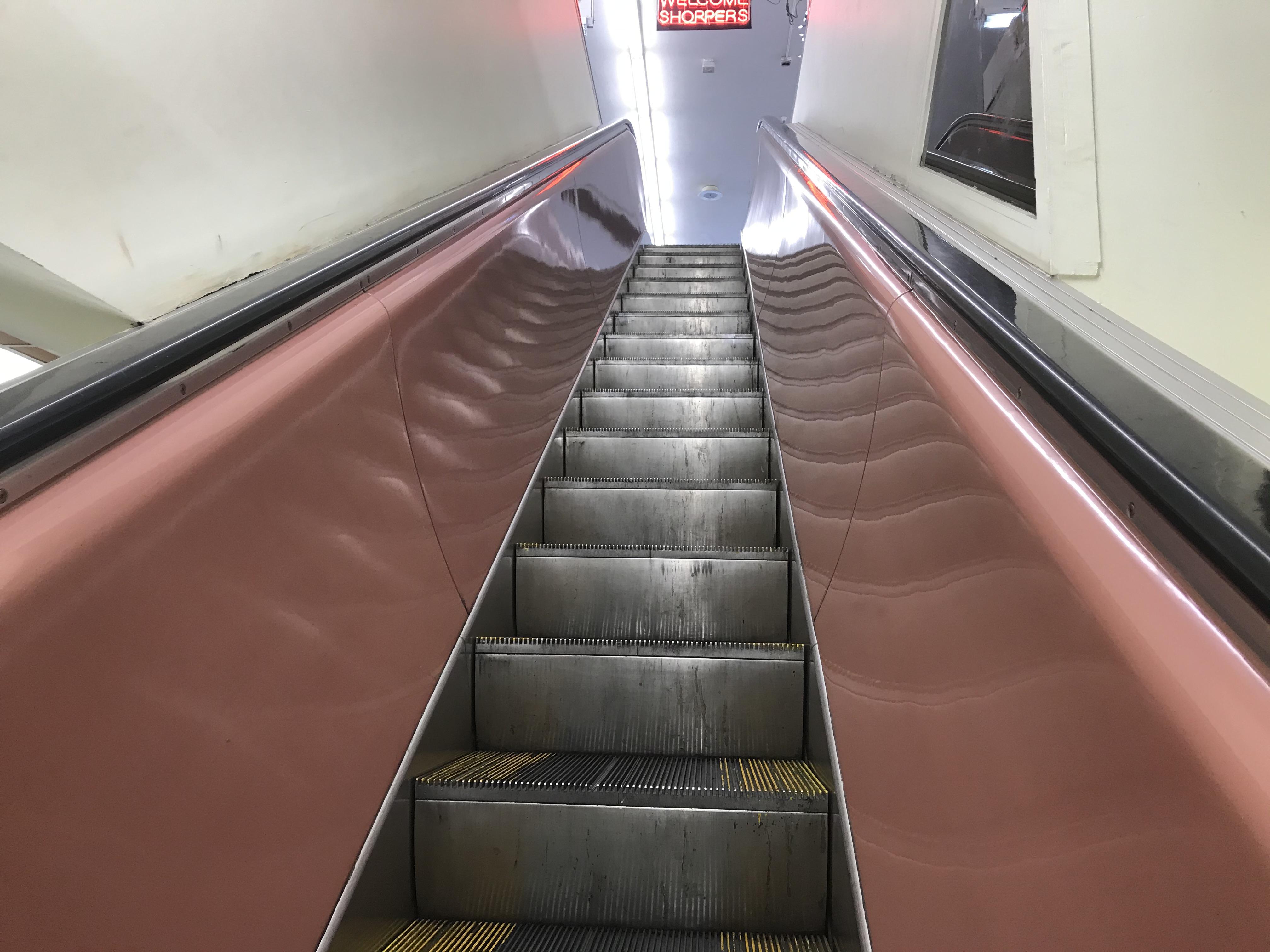 These kinds of escalators are nostalgic to me... I don’t know why. r