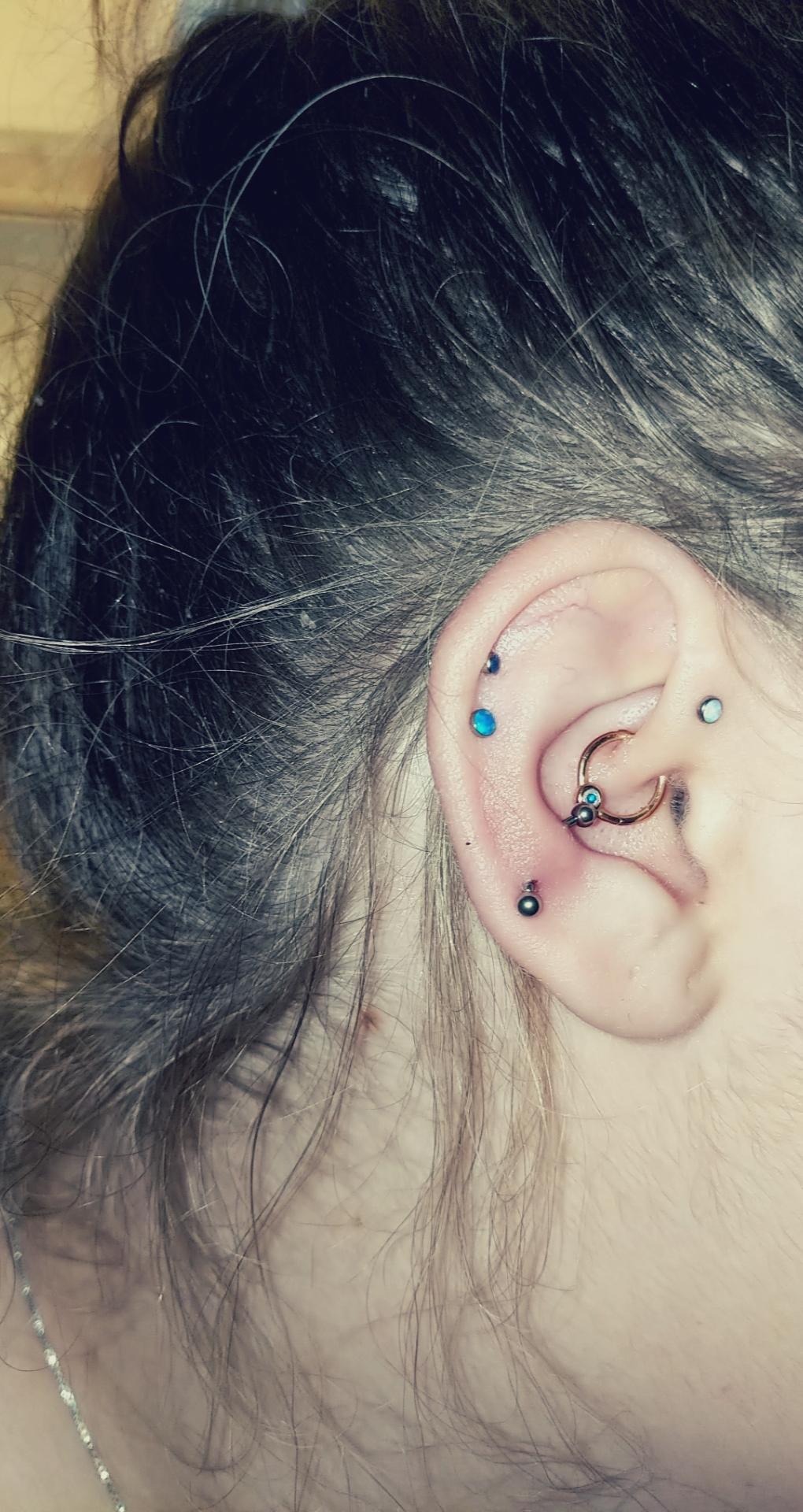 Snug piercing 💕 r/piercing