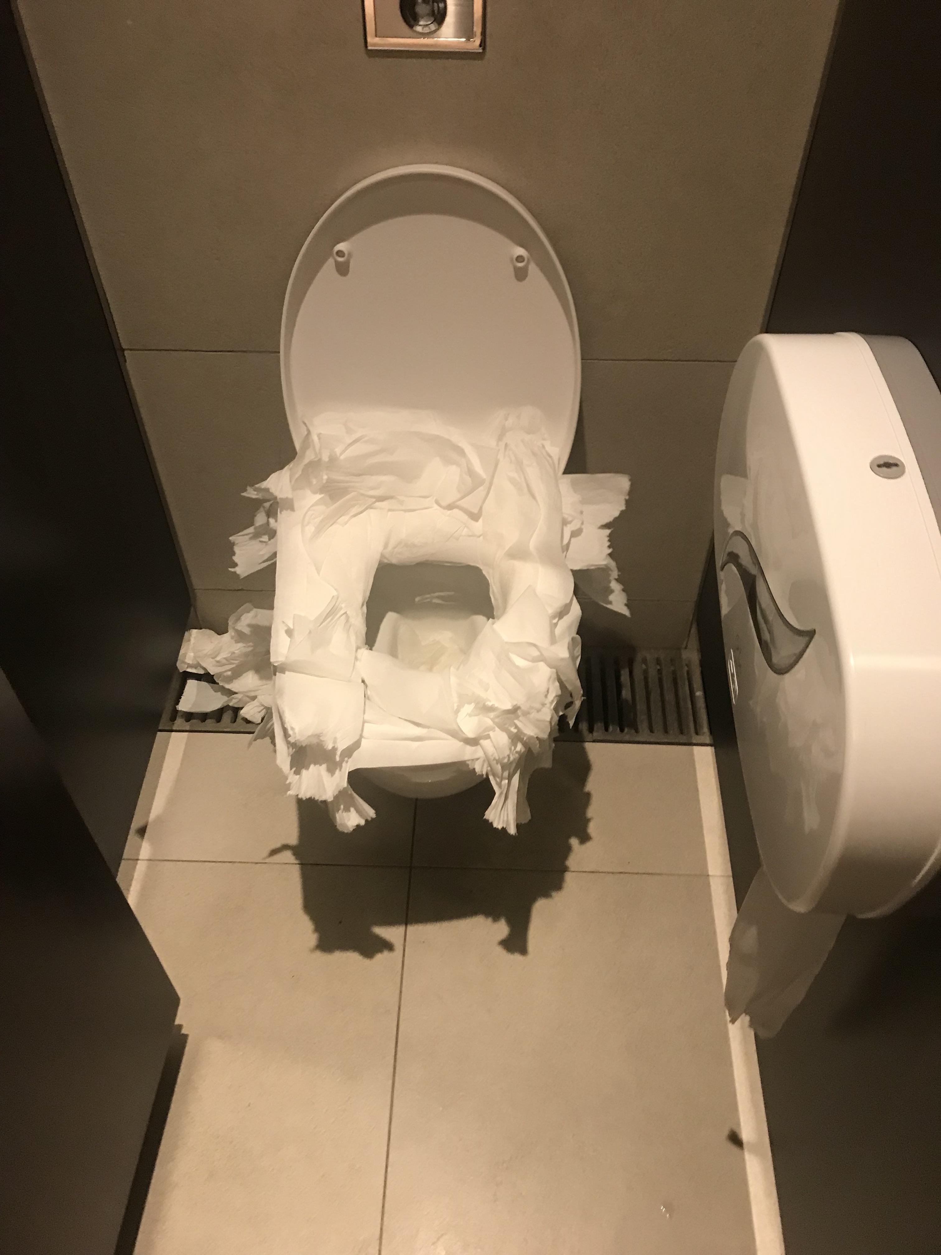 Found this at Plaza Singapura’s toilet r/singapore