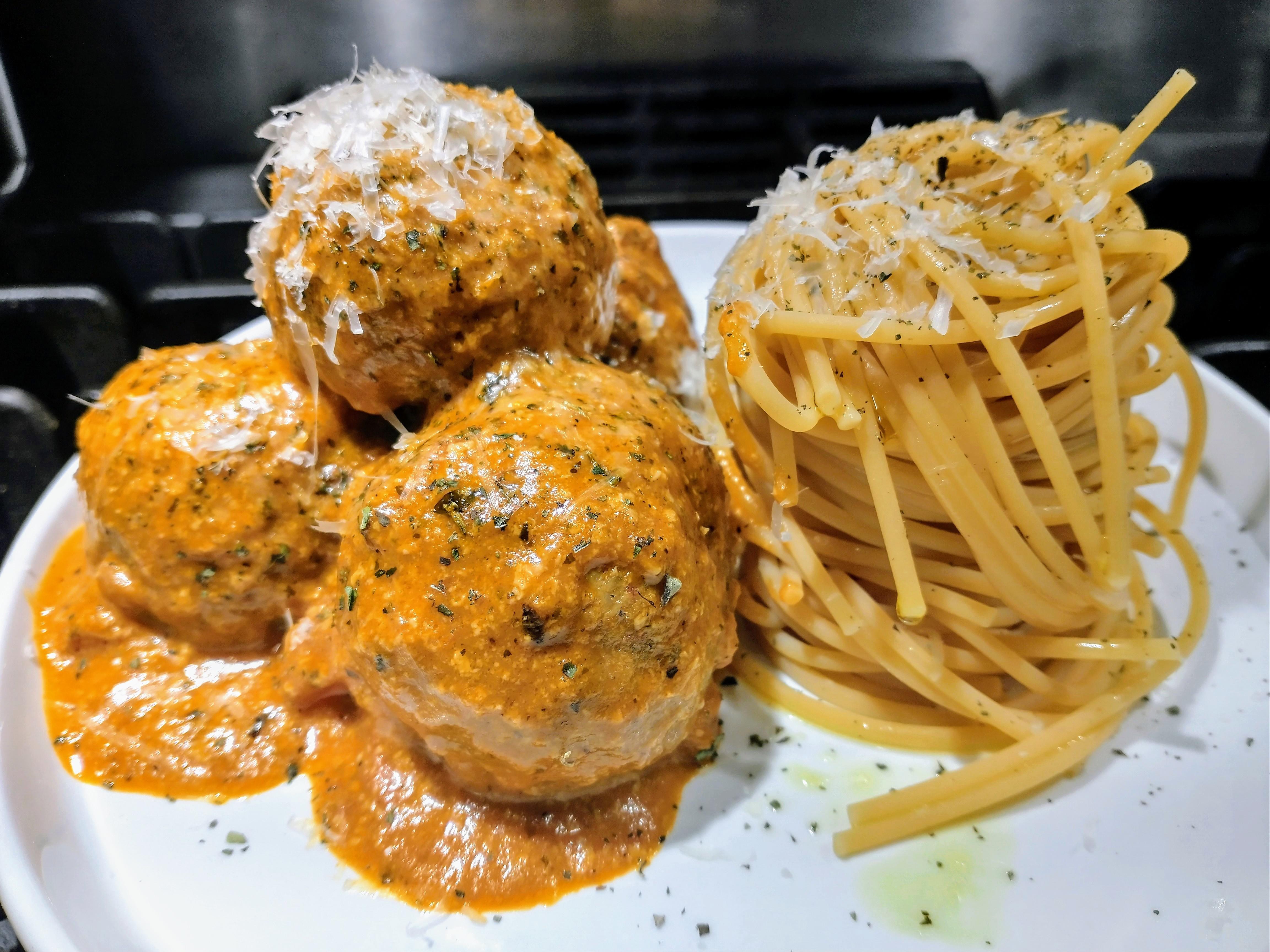 [OC] Spaghetti and Meatballs with Spicy Vodka Cream Sauce. r/FoodPorn
