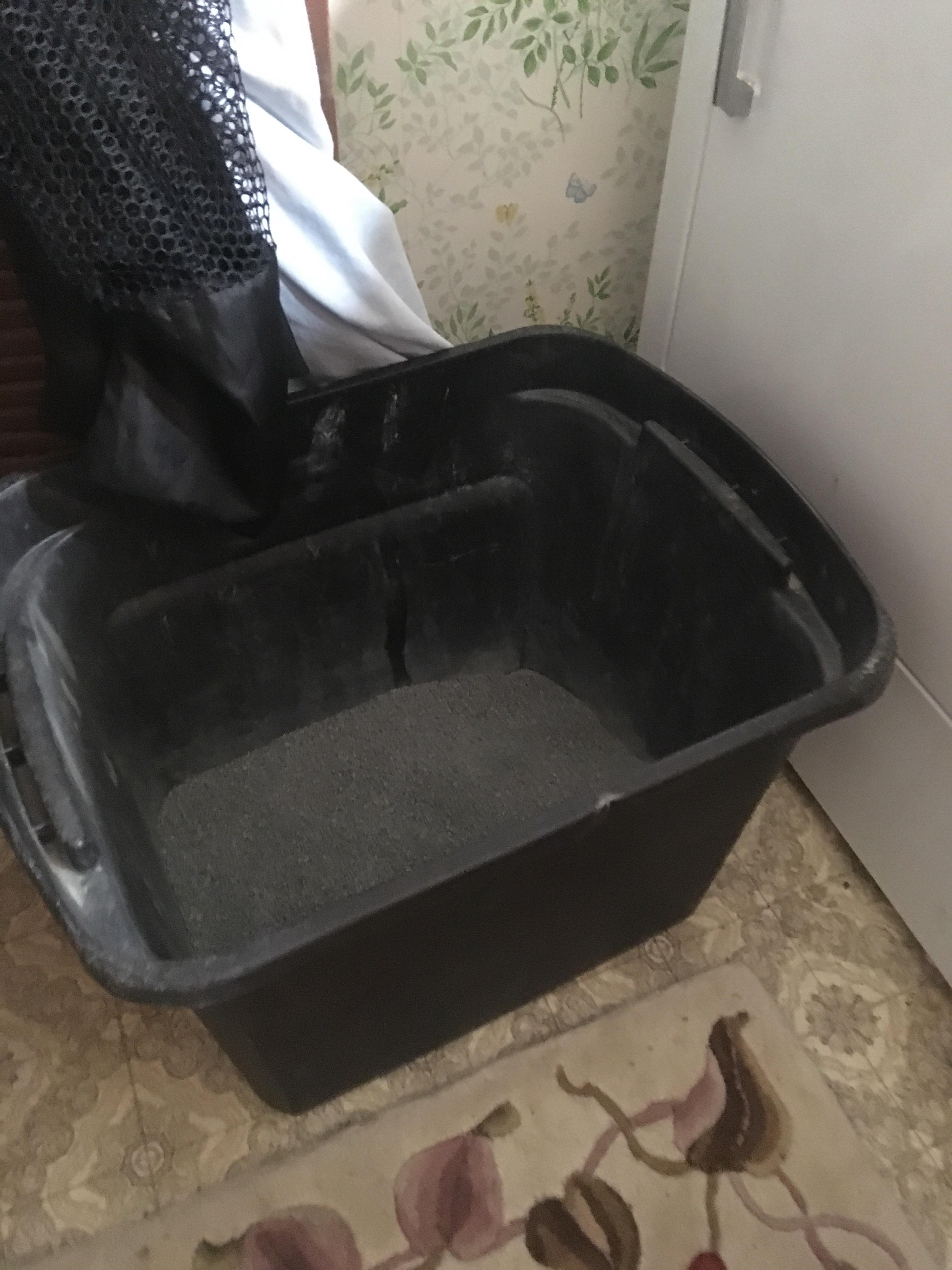 The cat used to splash kitty litter all over the floor. This is my wife