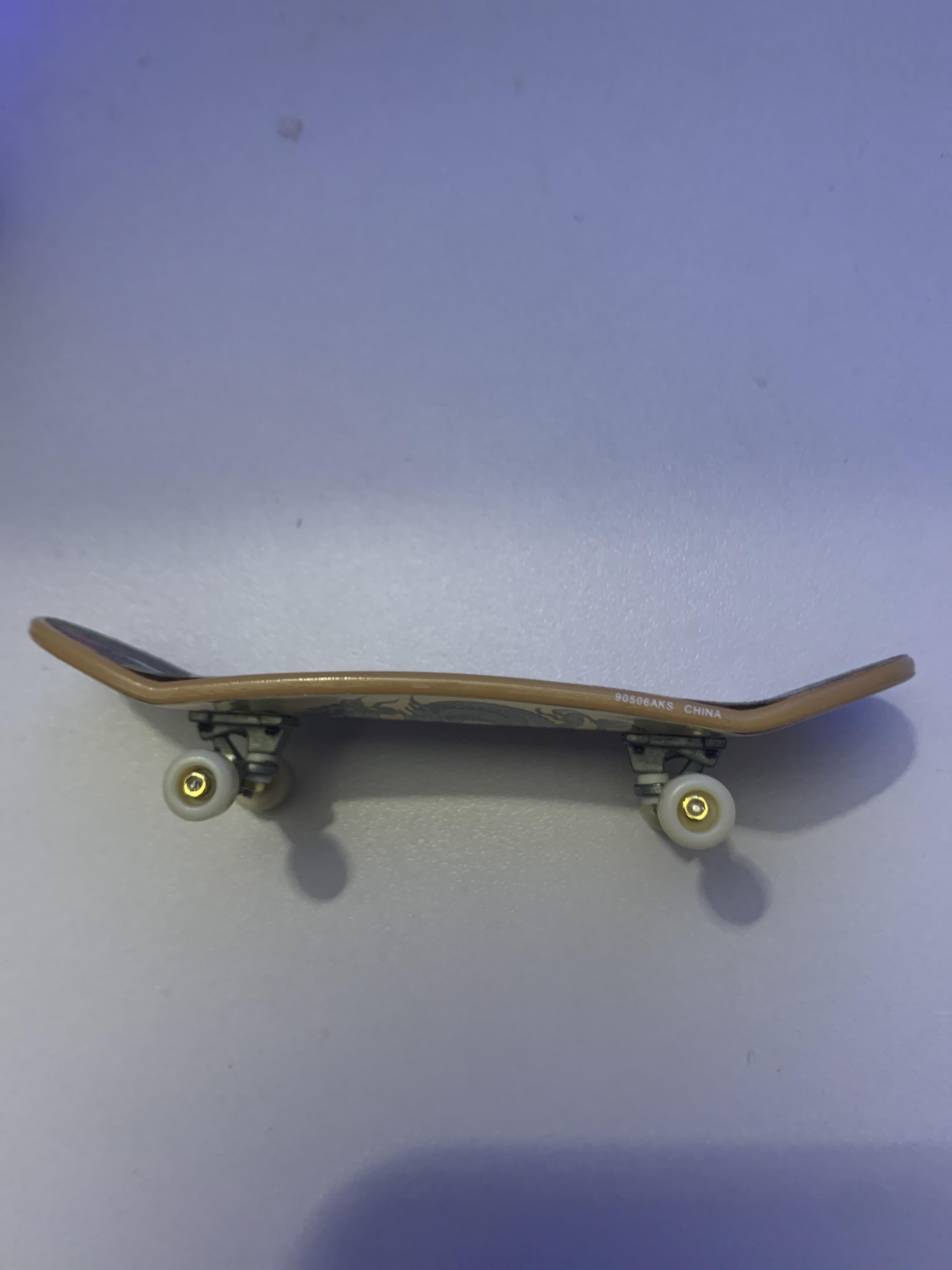 Do tech decks have nose and tails? I can’t tell because I put different