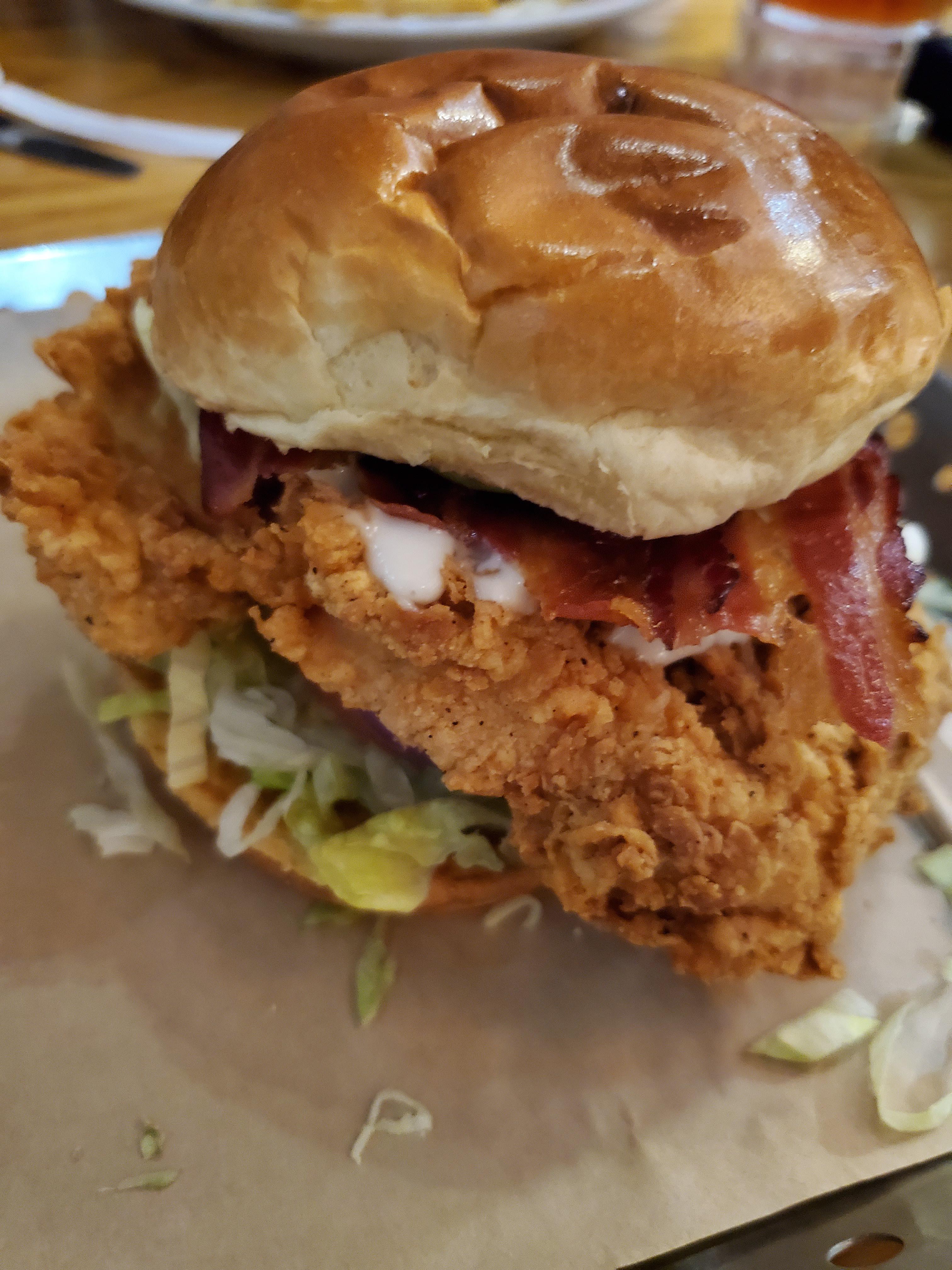 Really good chicken sandwich from...chili's??? r/eatsandwiches