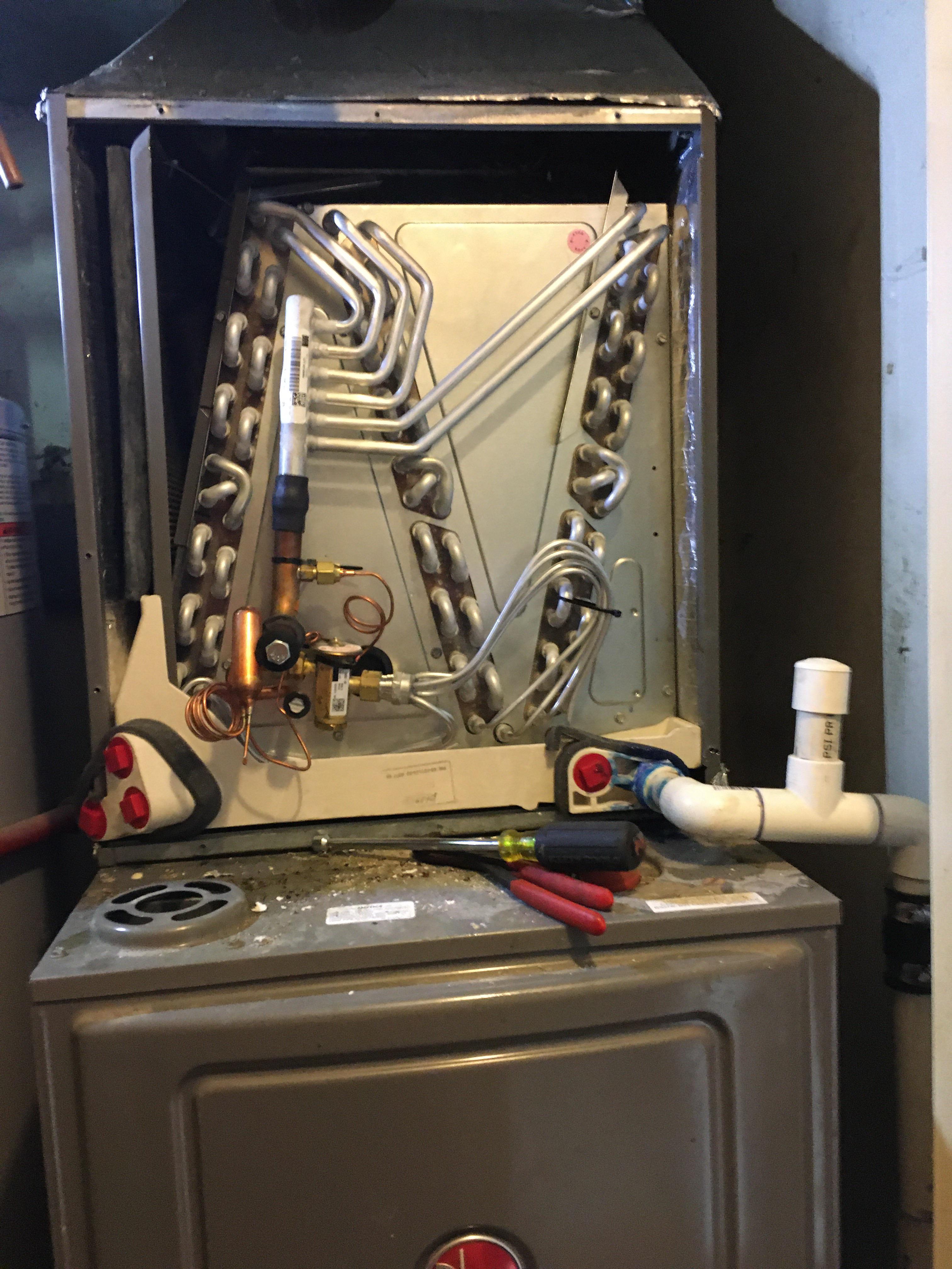 We’ll lookie there. Another. Another Ruud Rheem coil gone bad. This 1 isn’t 5 years old yet r