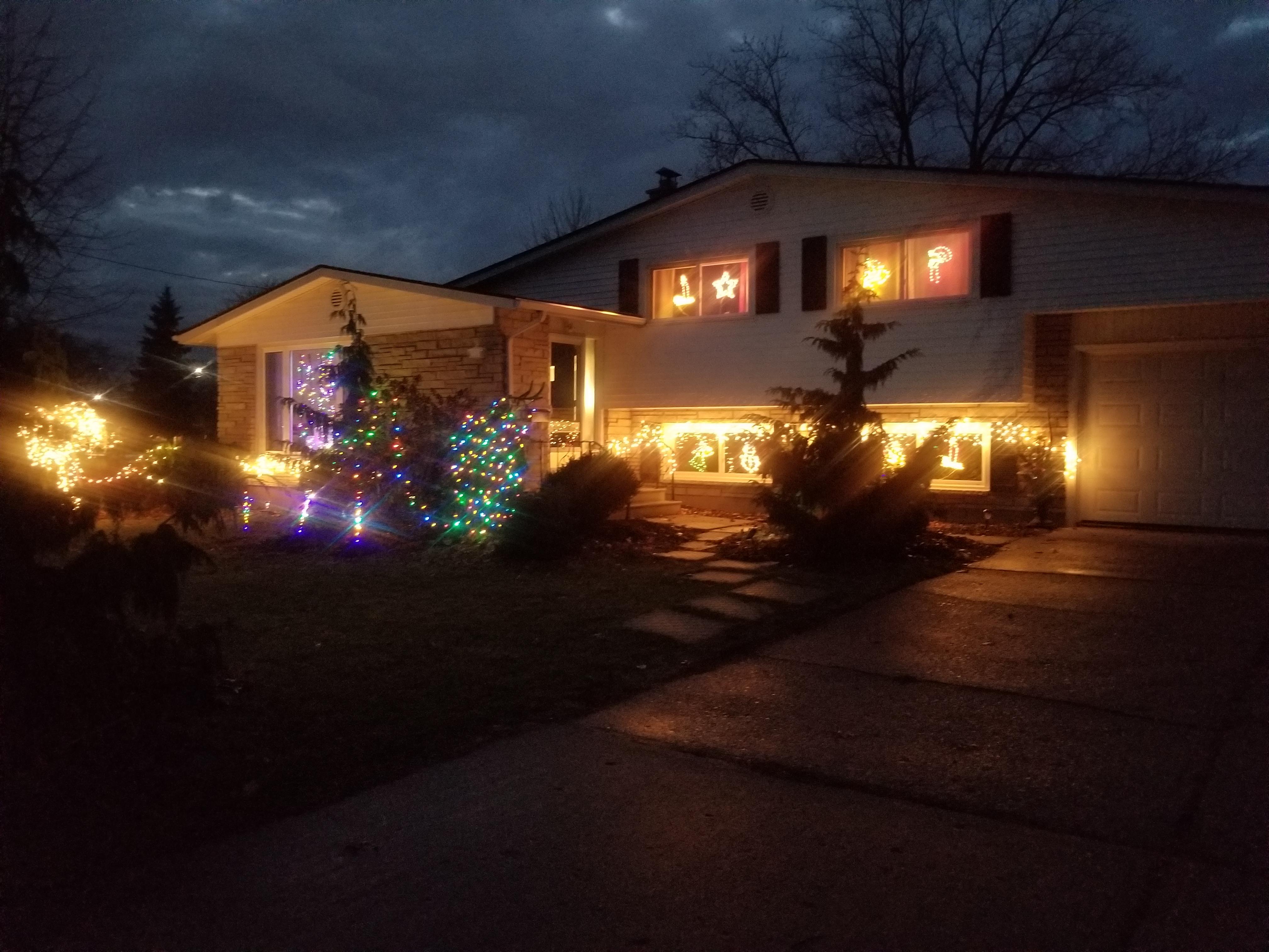 I decorate my house with Christmas lights today and wanted to share it