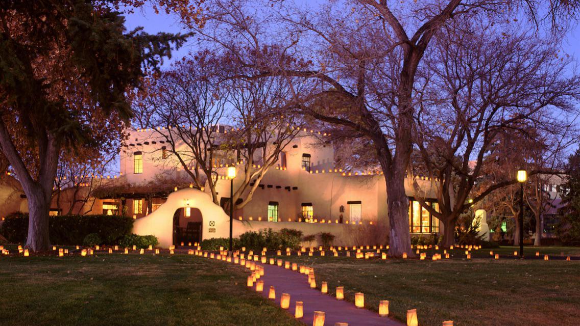 Do you call them “farolitos” or “luminarias”? r/Albuquerque