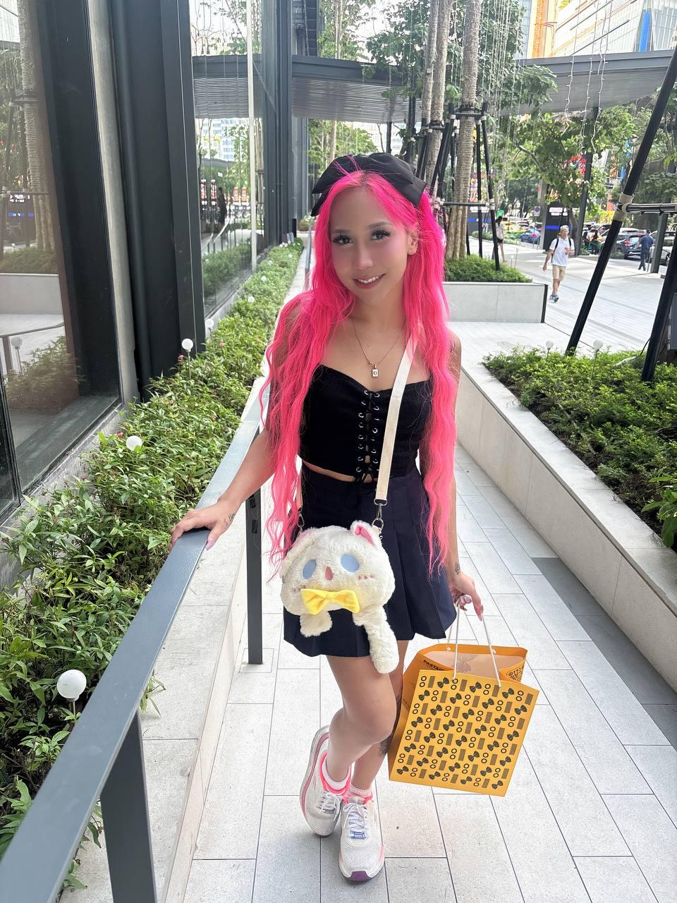 Pink is the best color r/GirlswithNeonHair