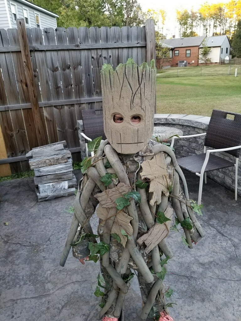 My 9 your old (girl) cousin's homemade Groot costume r/pics