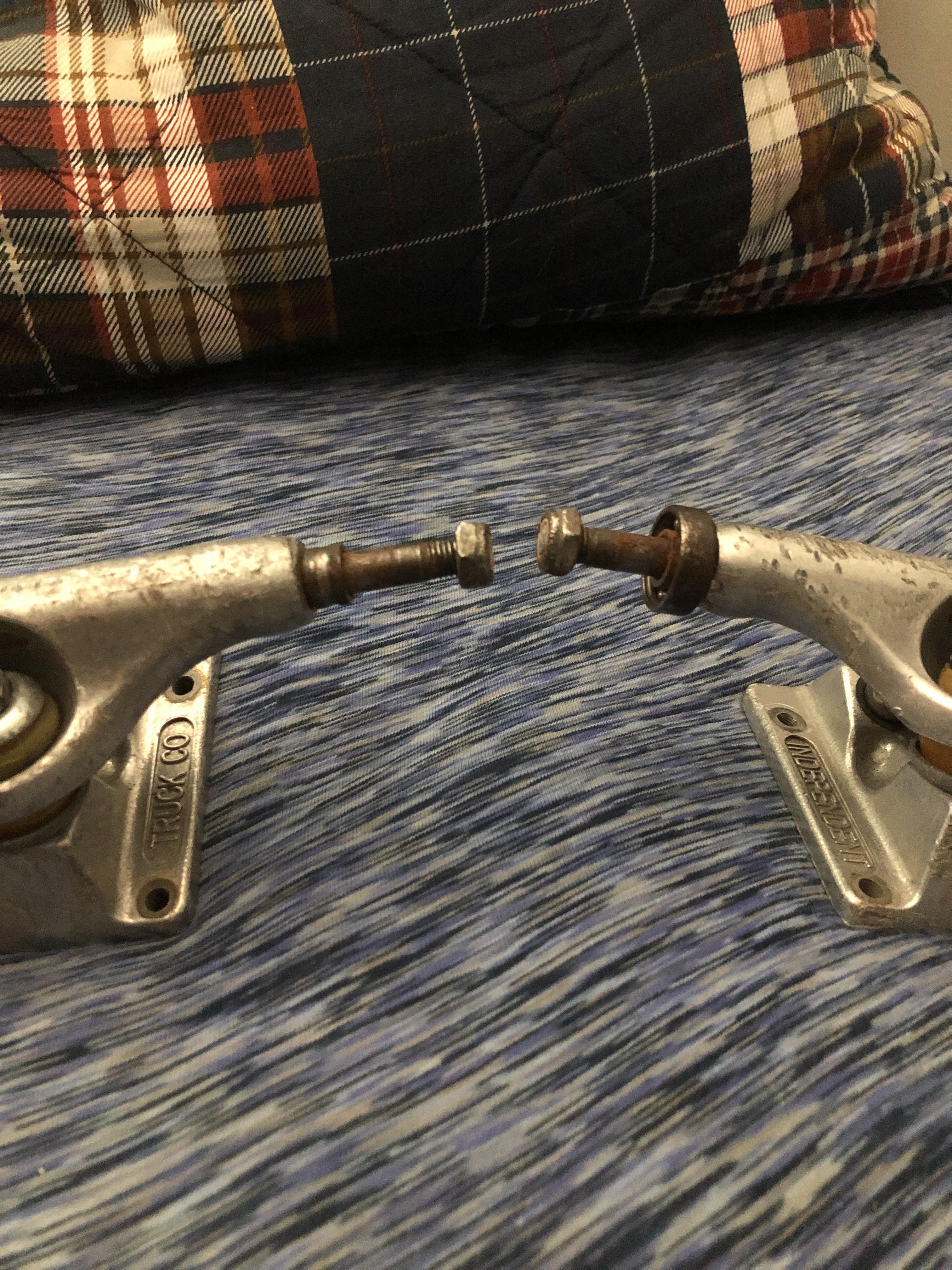 Will i ever be able to get these rusted bearings off? r/NewSkaters