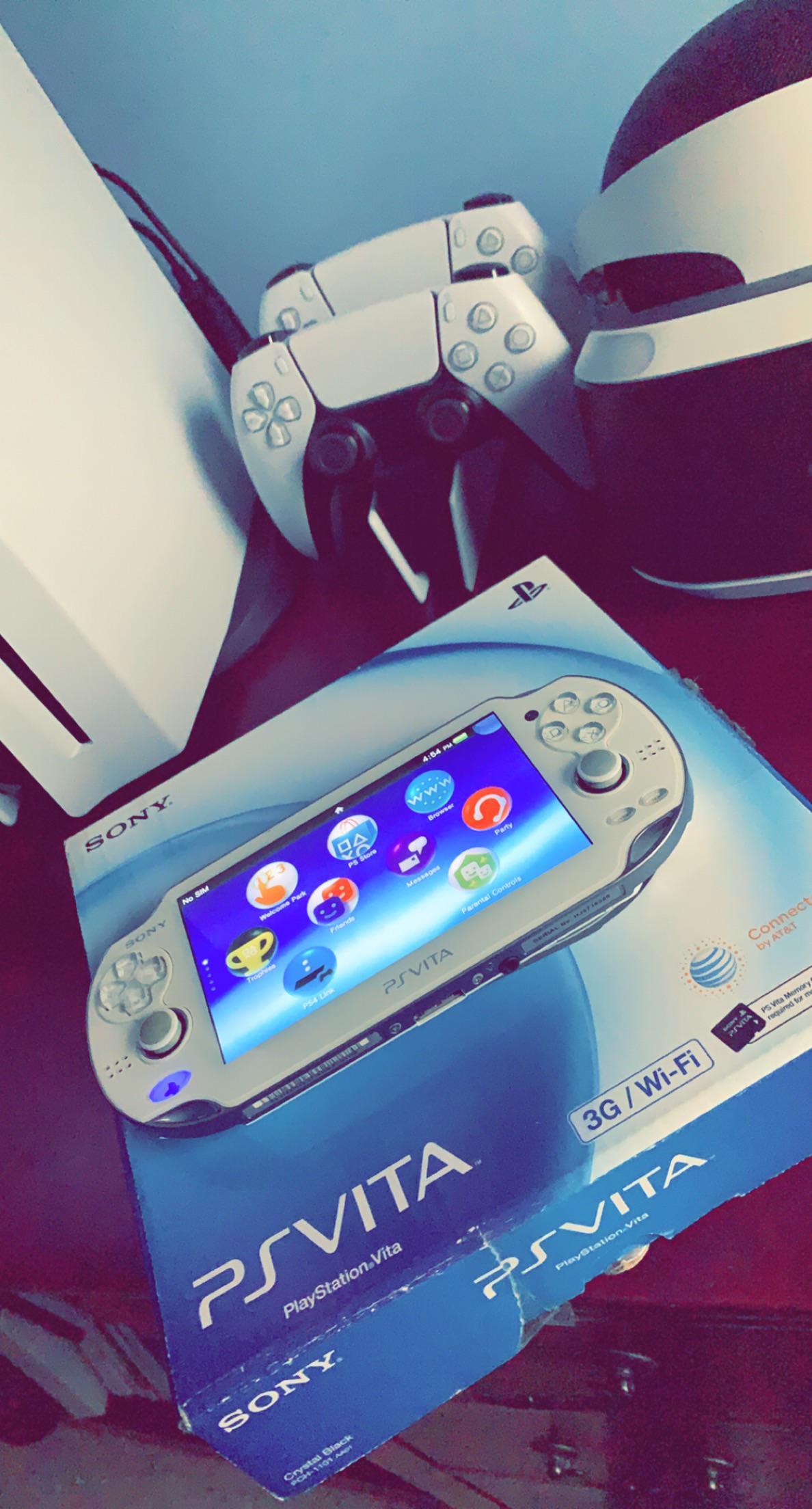 My PS Vita that I bought off Ebay came in the mail today! Gonna end up