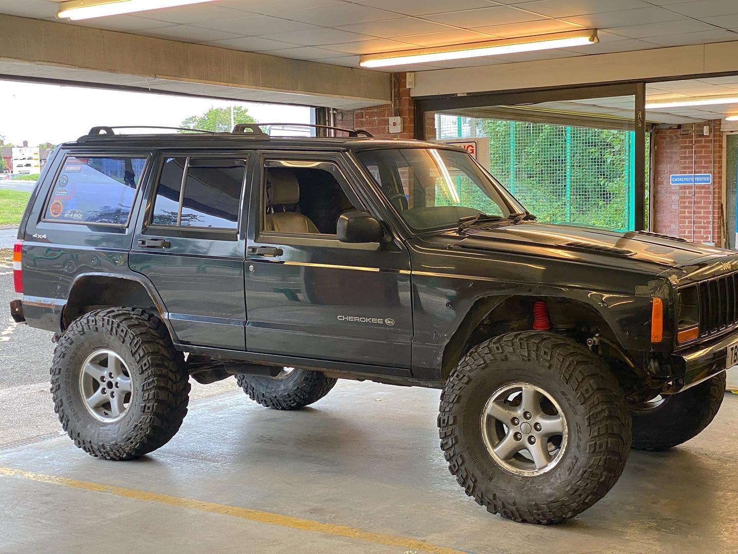 Inch Lift Kit Jeep Cherokee XJ 4WD (84-01) Rough Country, 50% OFF
