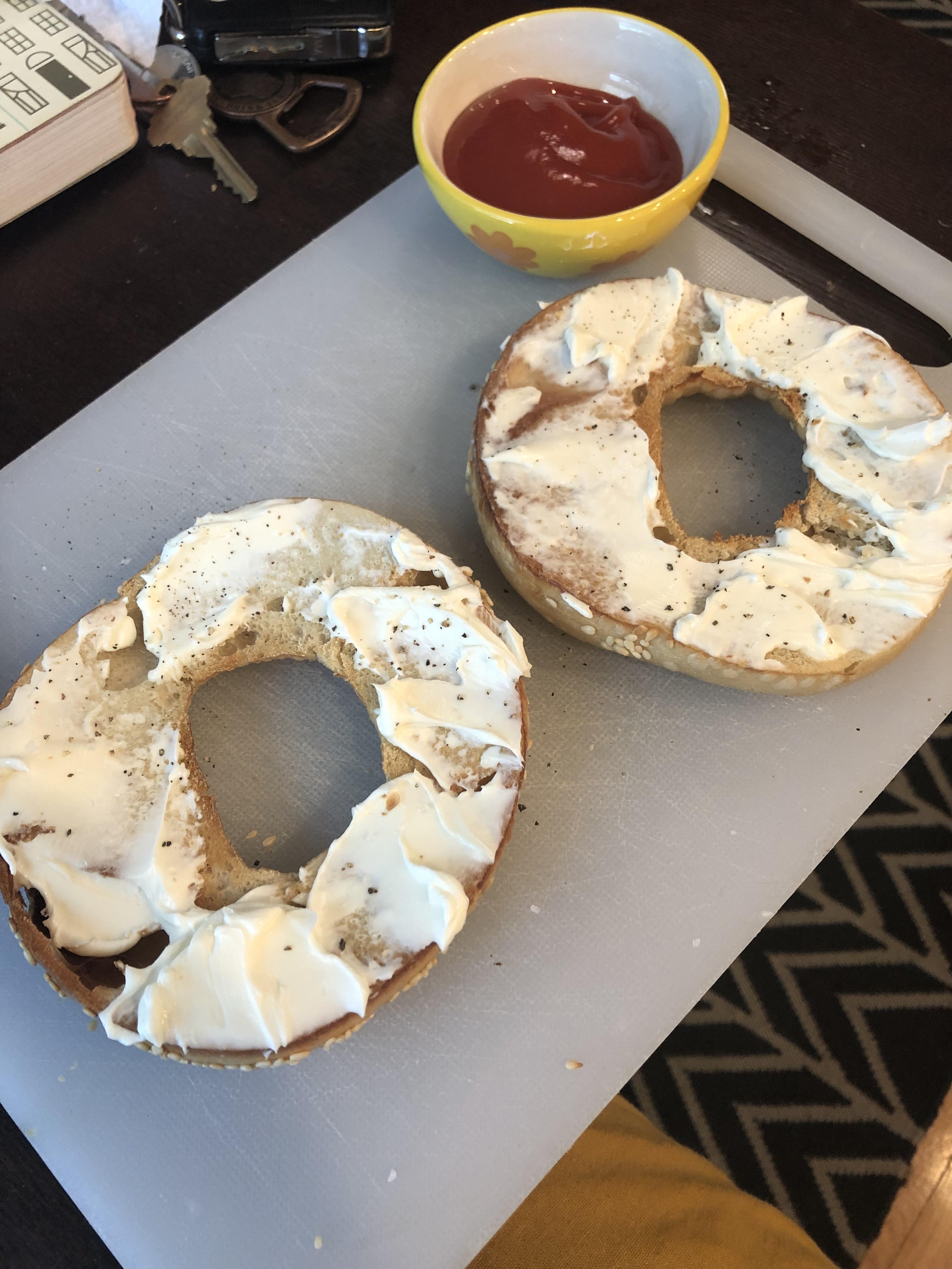 Bagel and cream cheese dipped in ketchup r/stonerfood