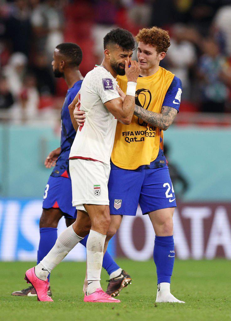 American player consoles his Iranian counterpart as USA beats Iran 10