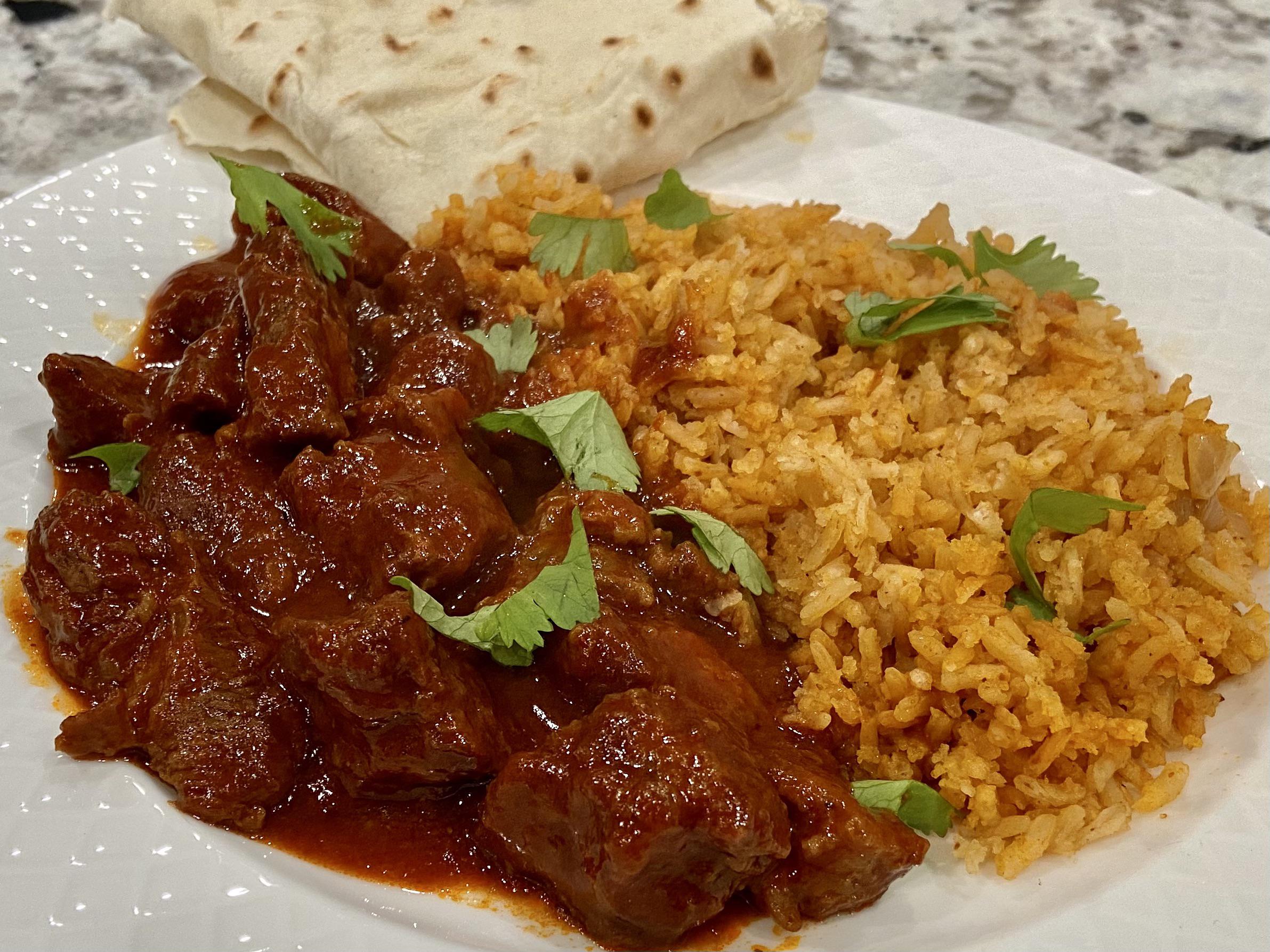 Chili Colorado w/ Spanish Rice and Homemade Tortillas. r/FoodPorn