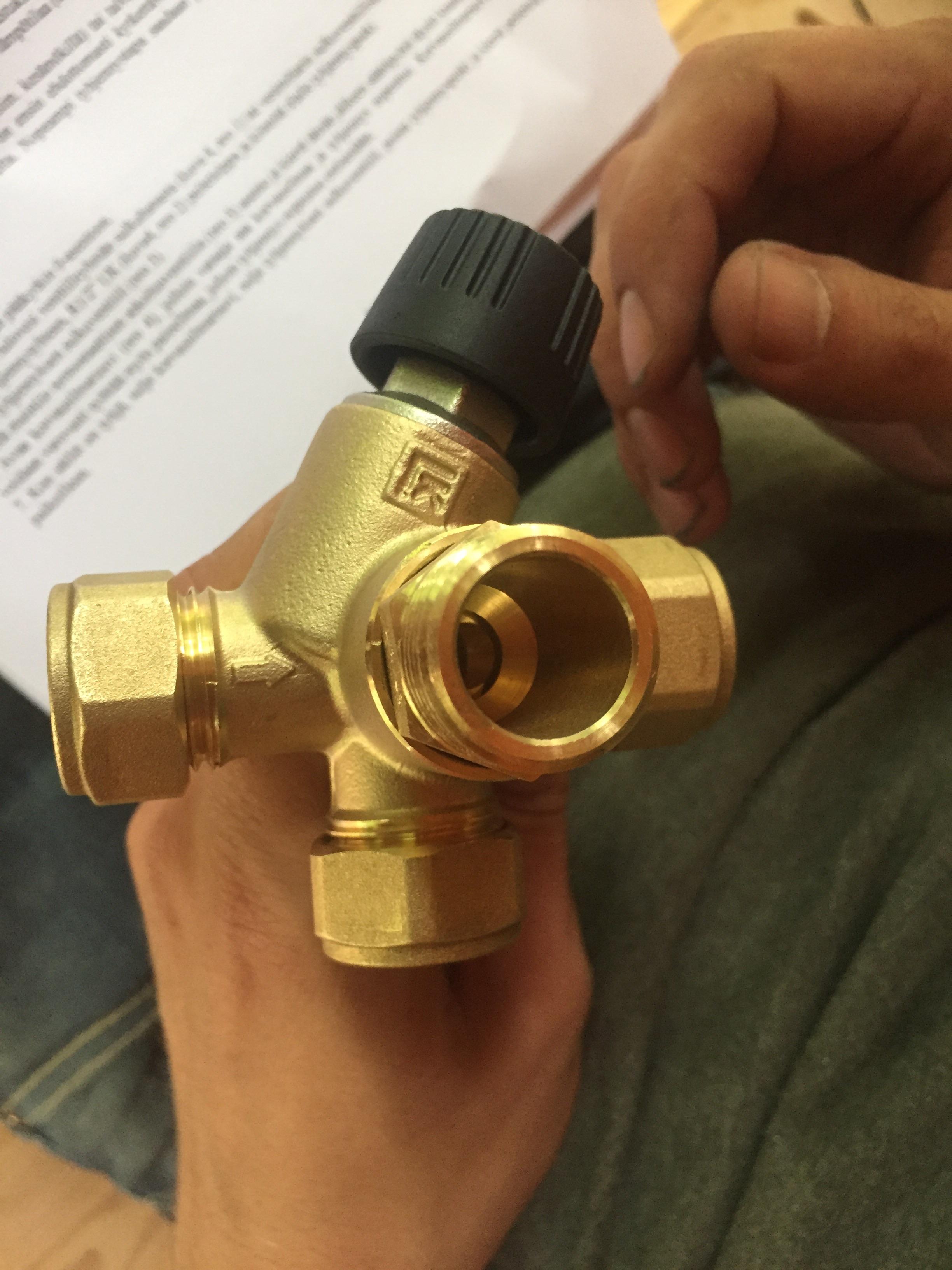 Seriously need help installing this hot water heater r/Plumbing