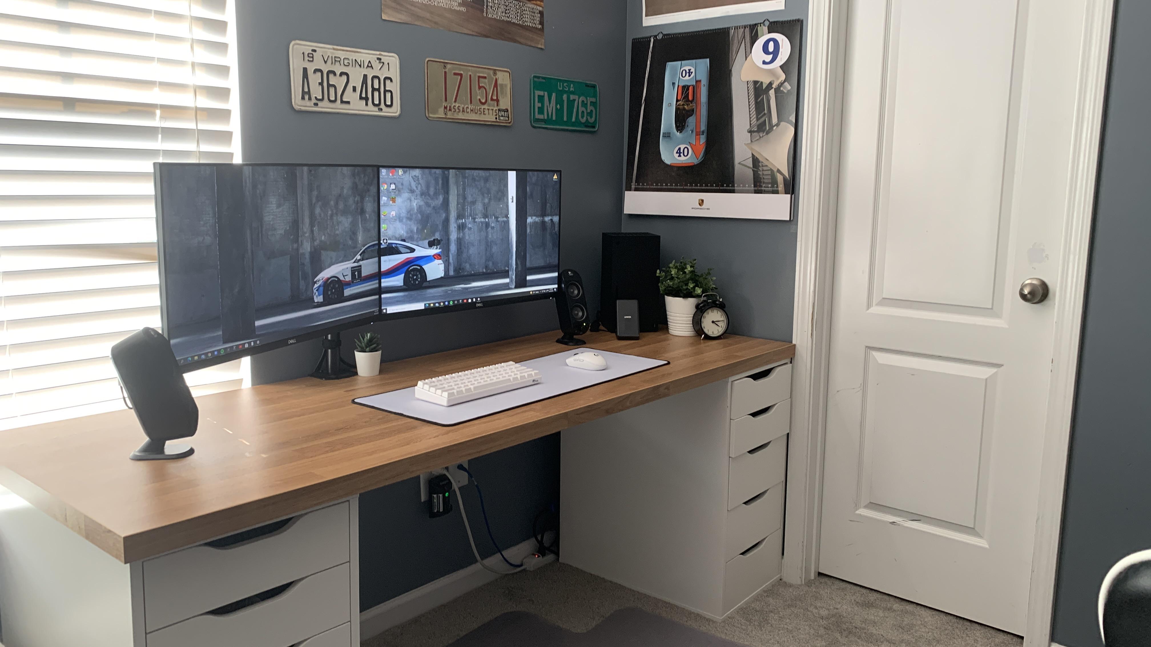 My simple, white and wood setup. r/battlestations