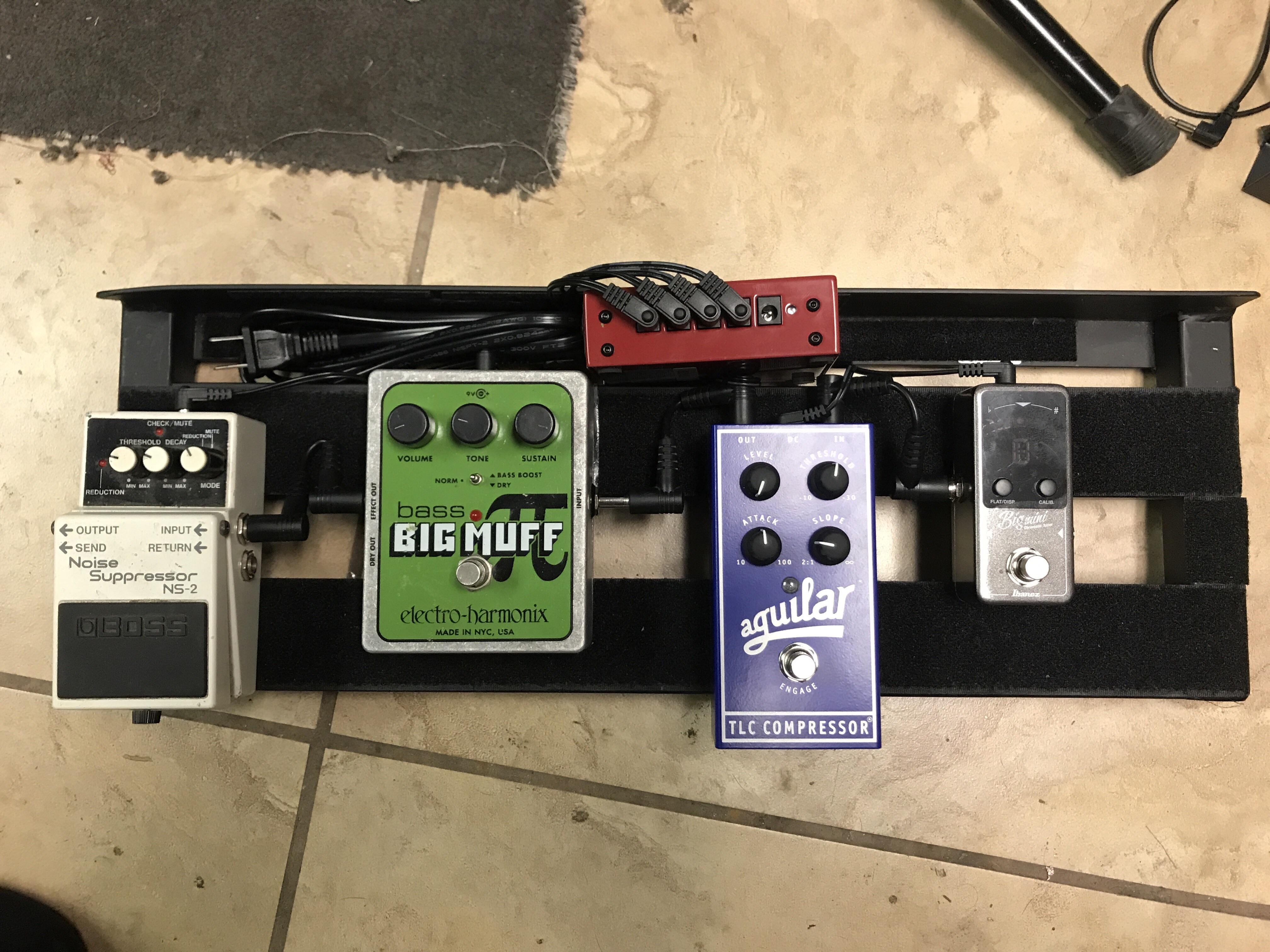 New to this pedalboard thing, simple setup for my bass rig, I hope bass