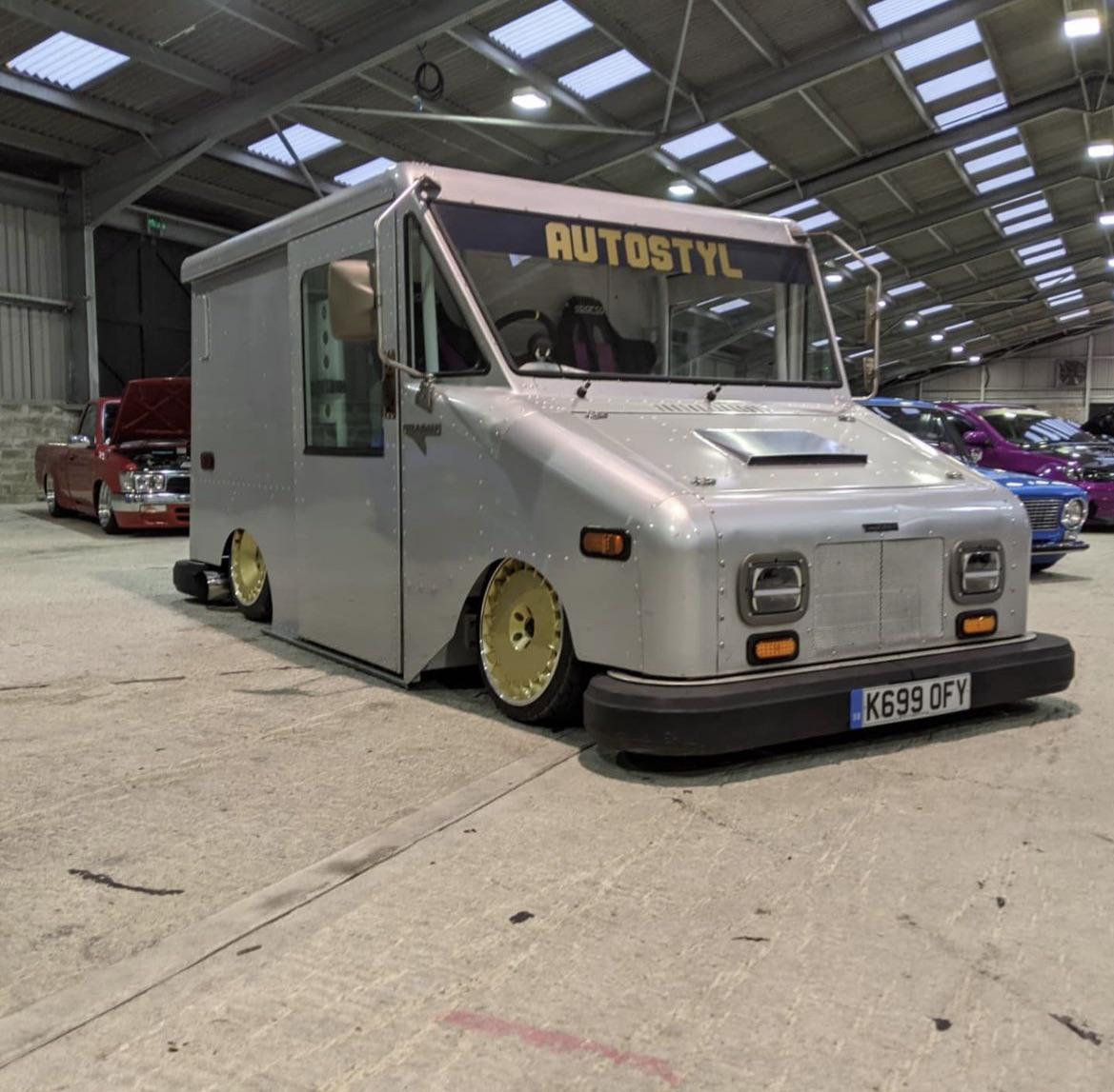 Grumman LLV mail truck customized and imported to Europe r/WeirdWheels