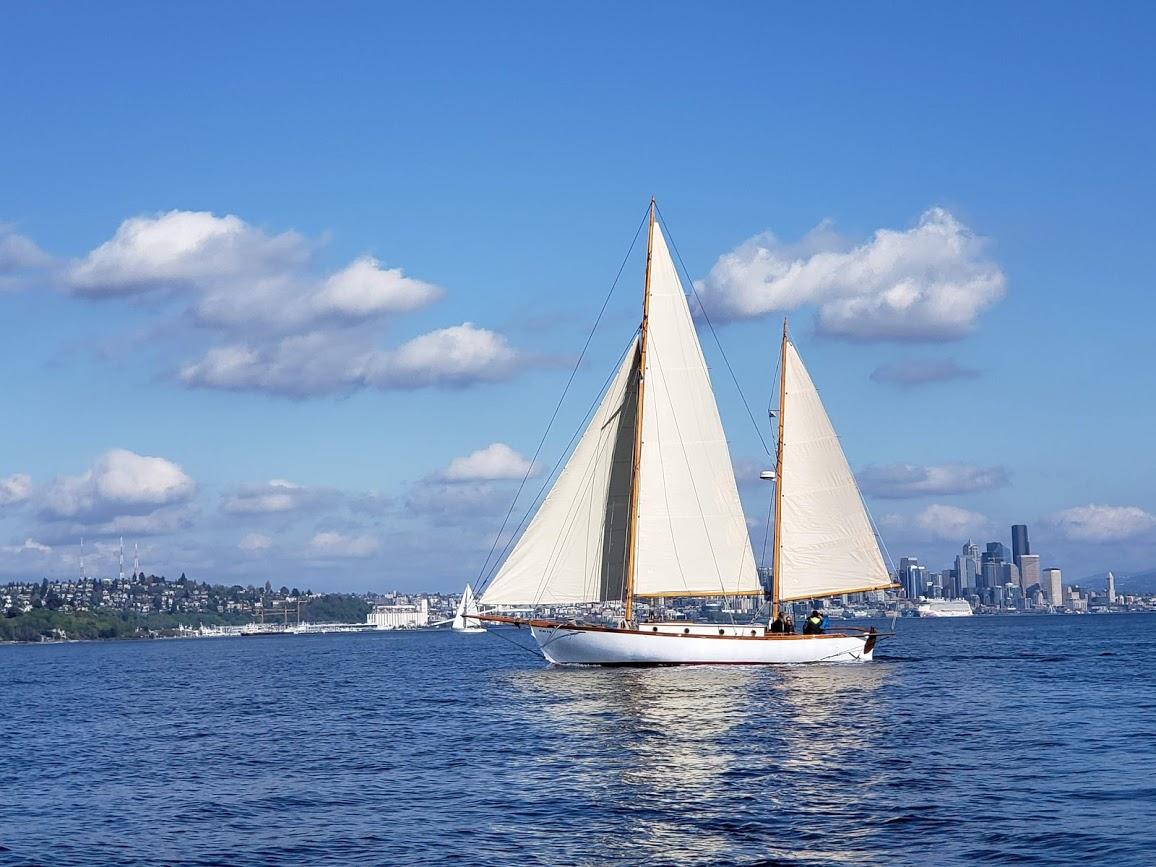 Ketch spotted off Seattle 2019/4/20 r/sailing