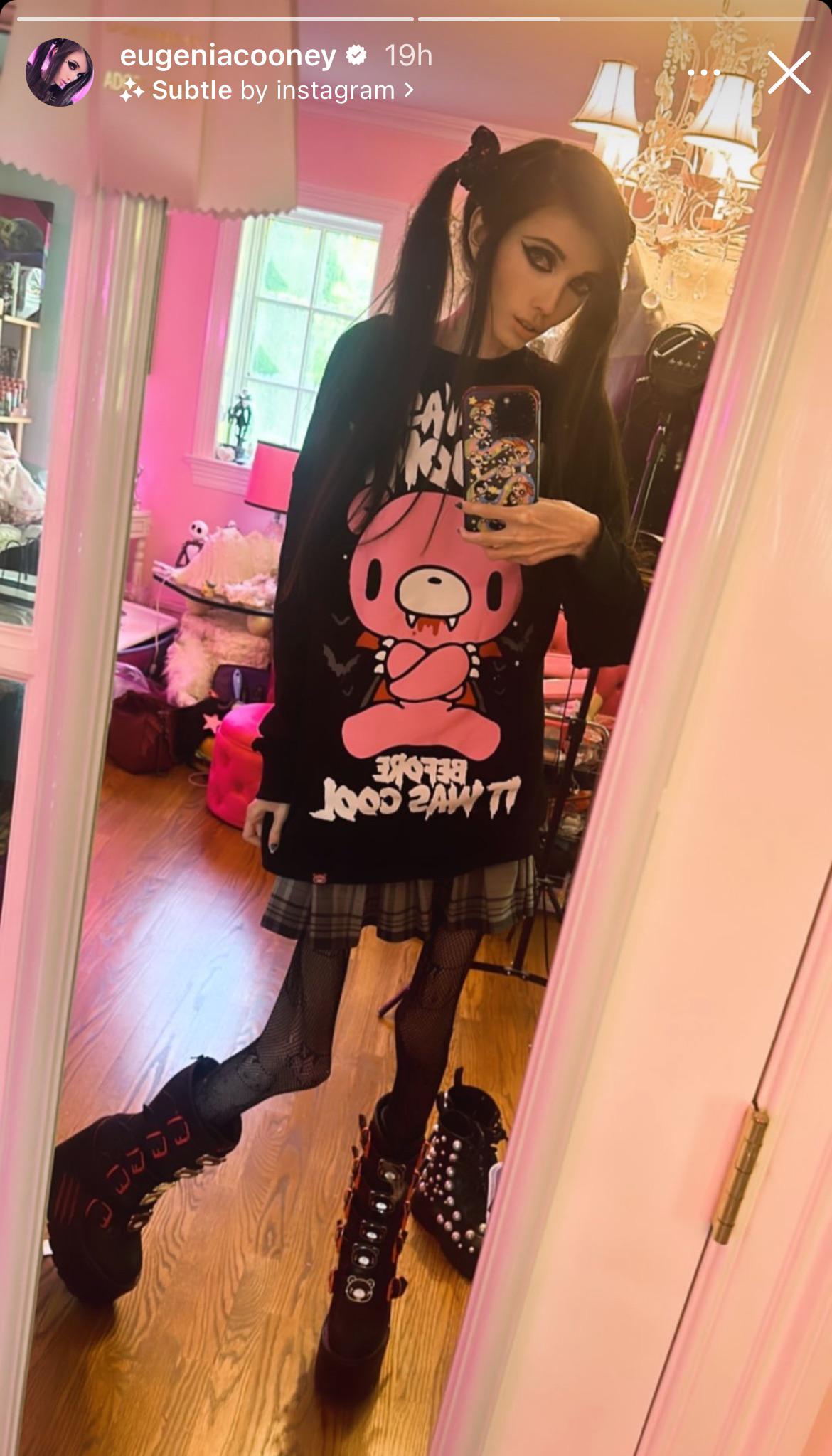 Back to the full length selfies r/EUGENIACOONEY