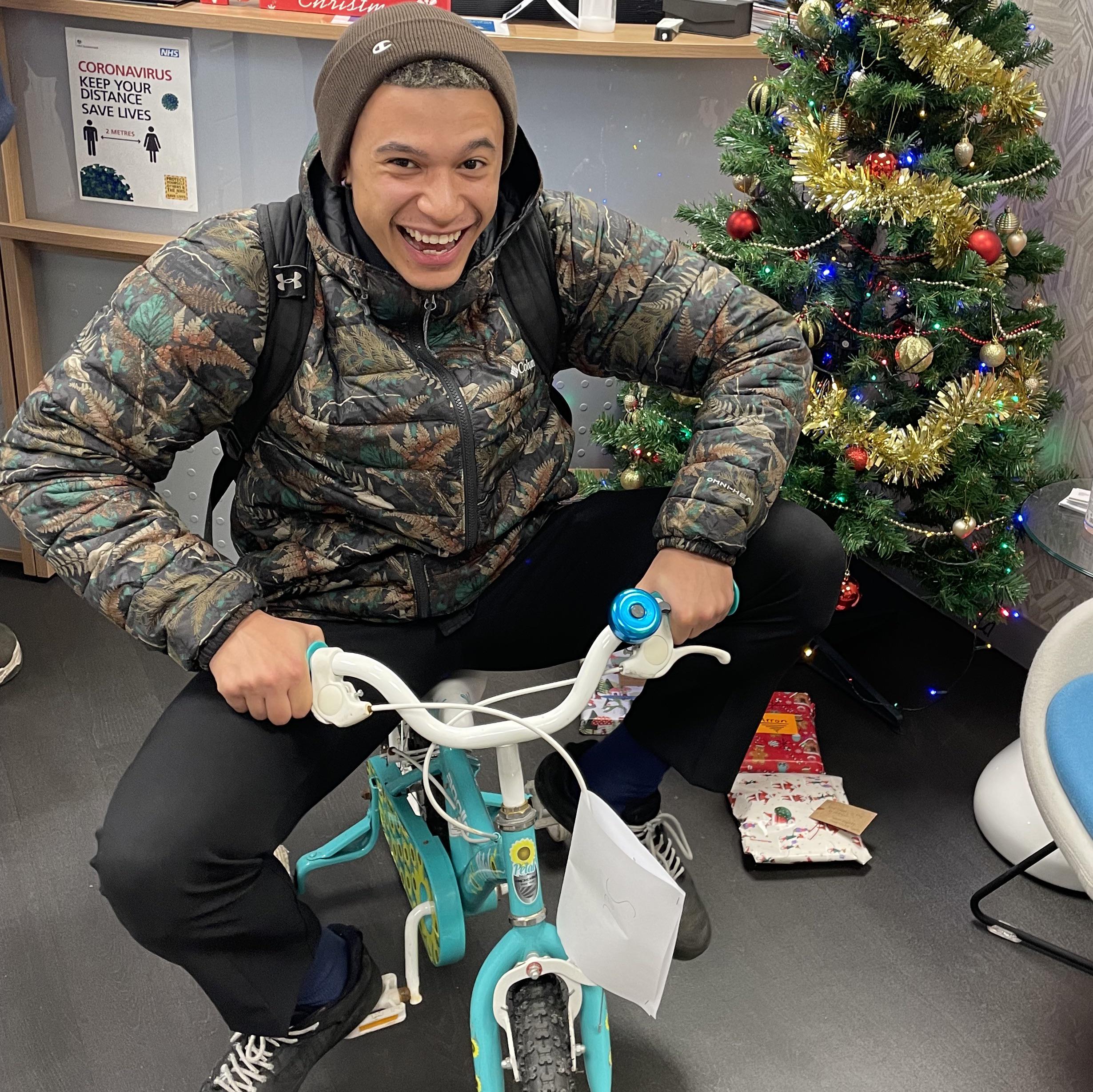 Anyone else going to the London gig? r/brakence