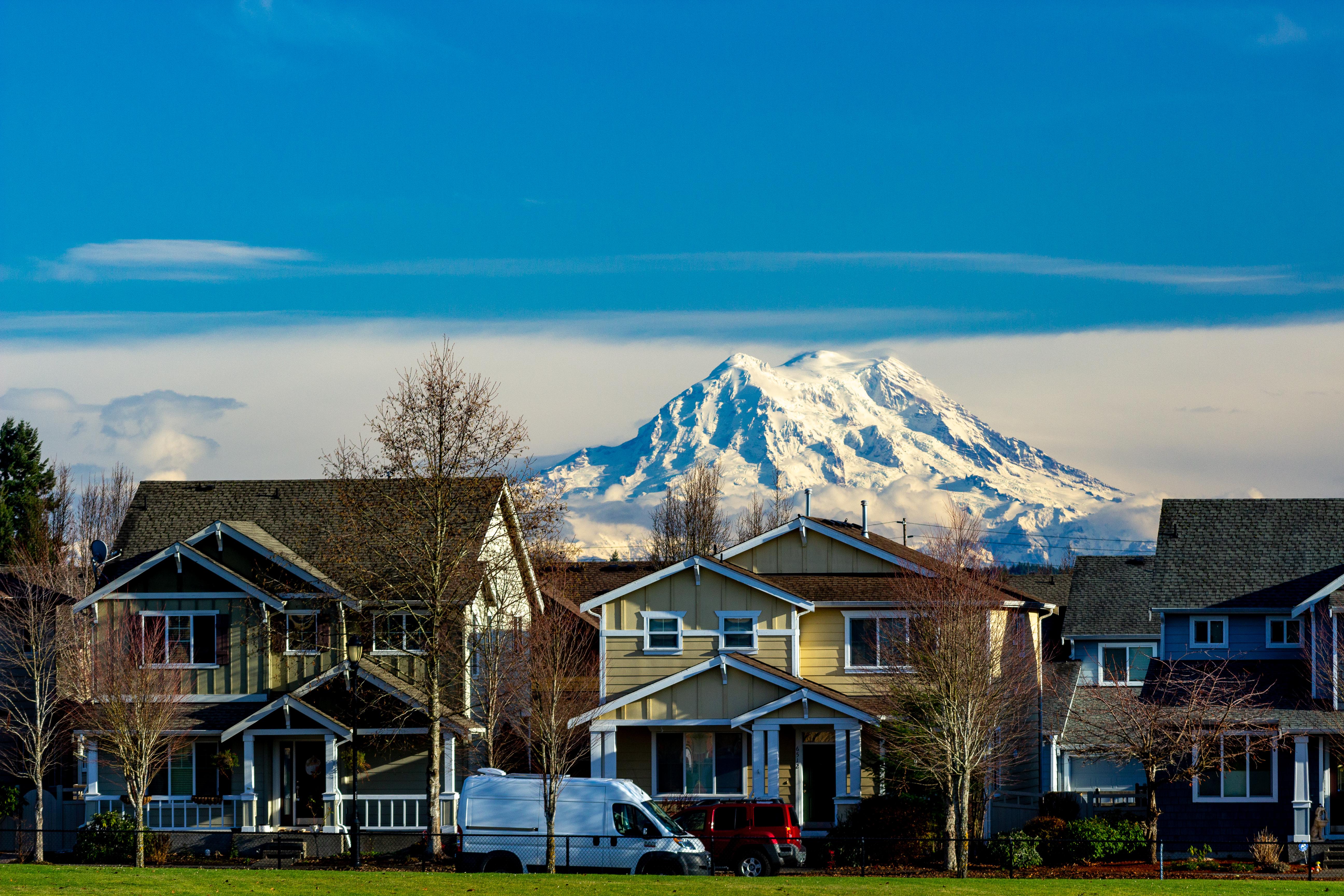 Mt. Rainier from Lacey, WA today r/pics