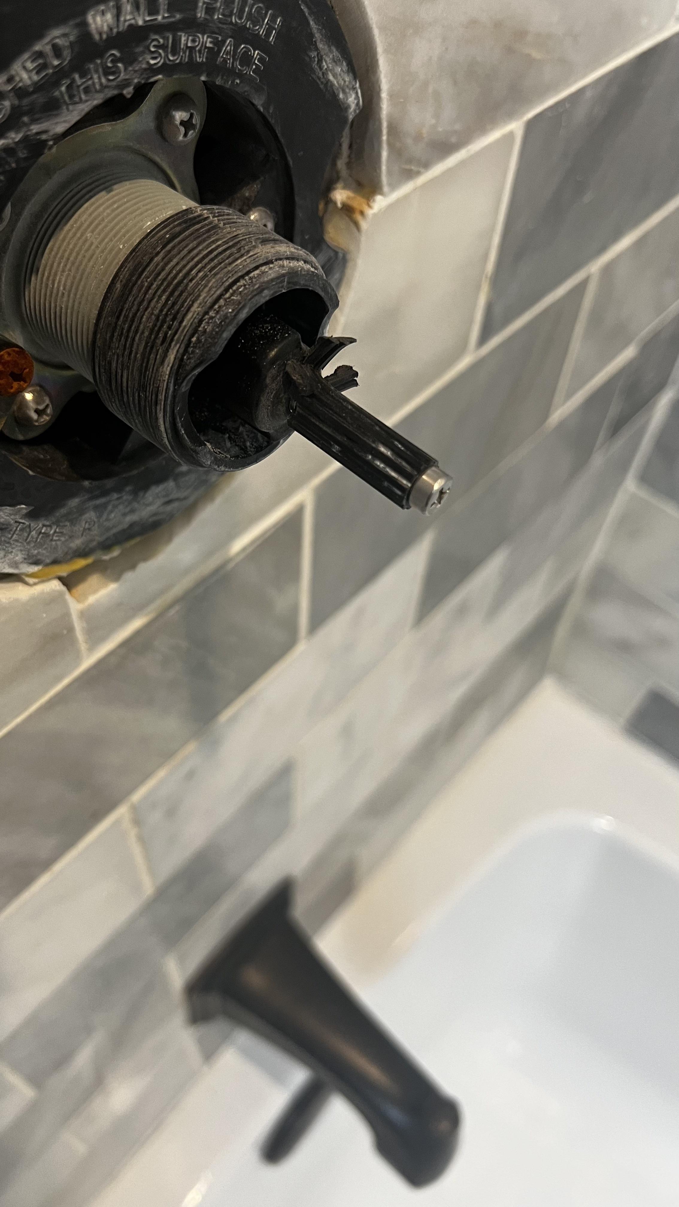 Bathtub Handle Problem r/Plumbing
