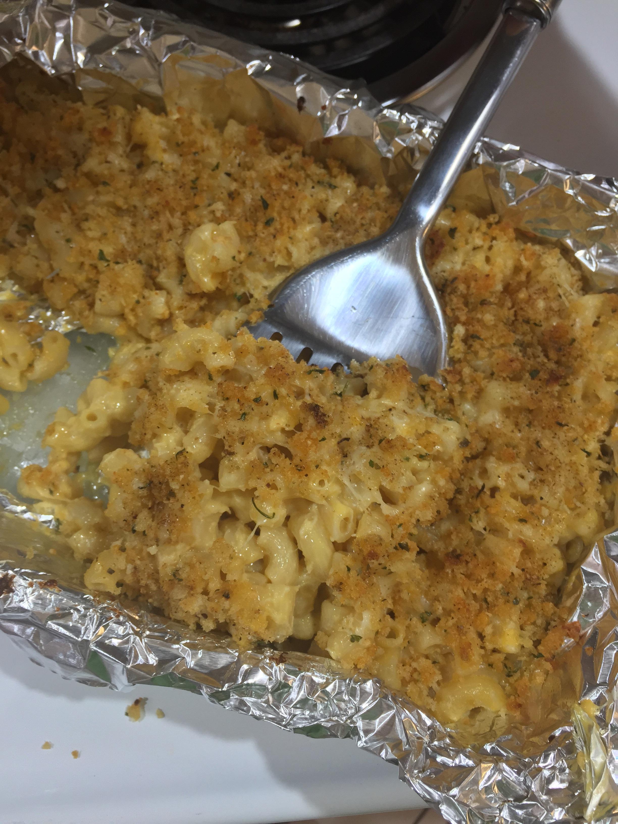 [Homemade] Baked Cajun Crab Mac & Cheese for brunch. r/food
