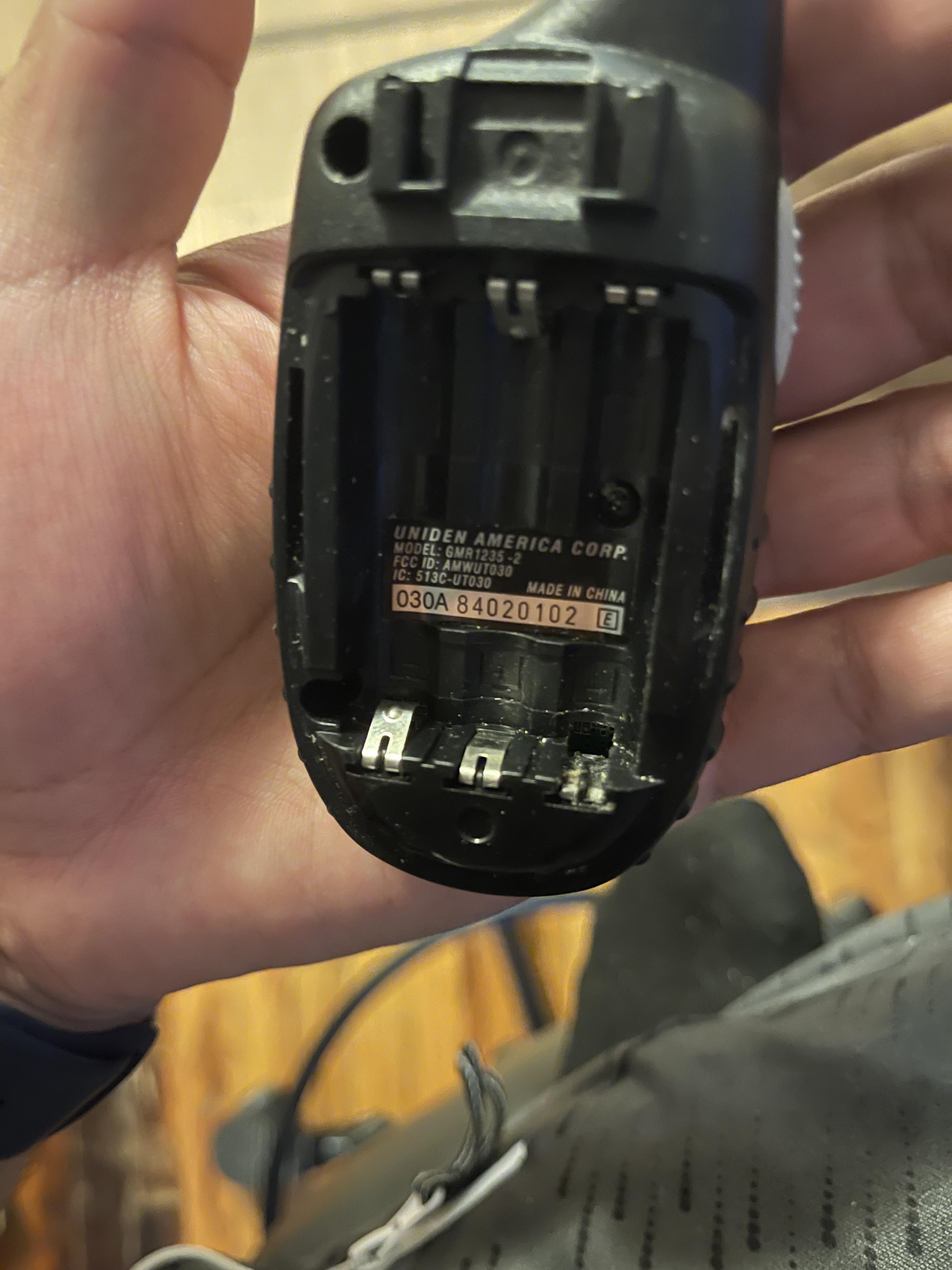 How to fix battery connector on Walkie Talkie r/fixit