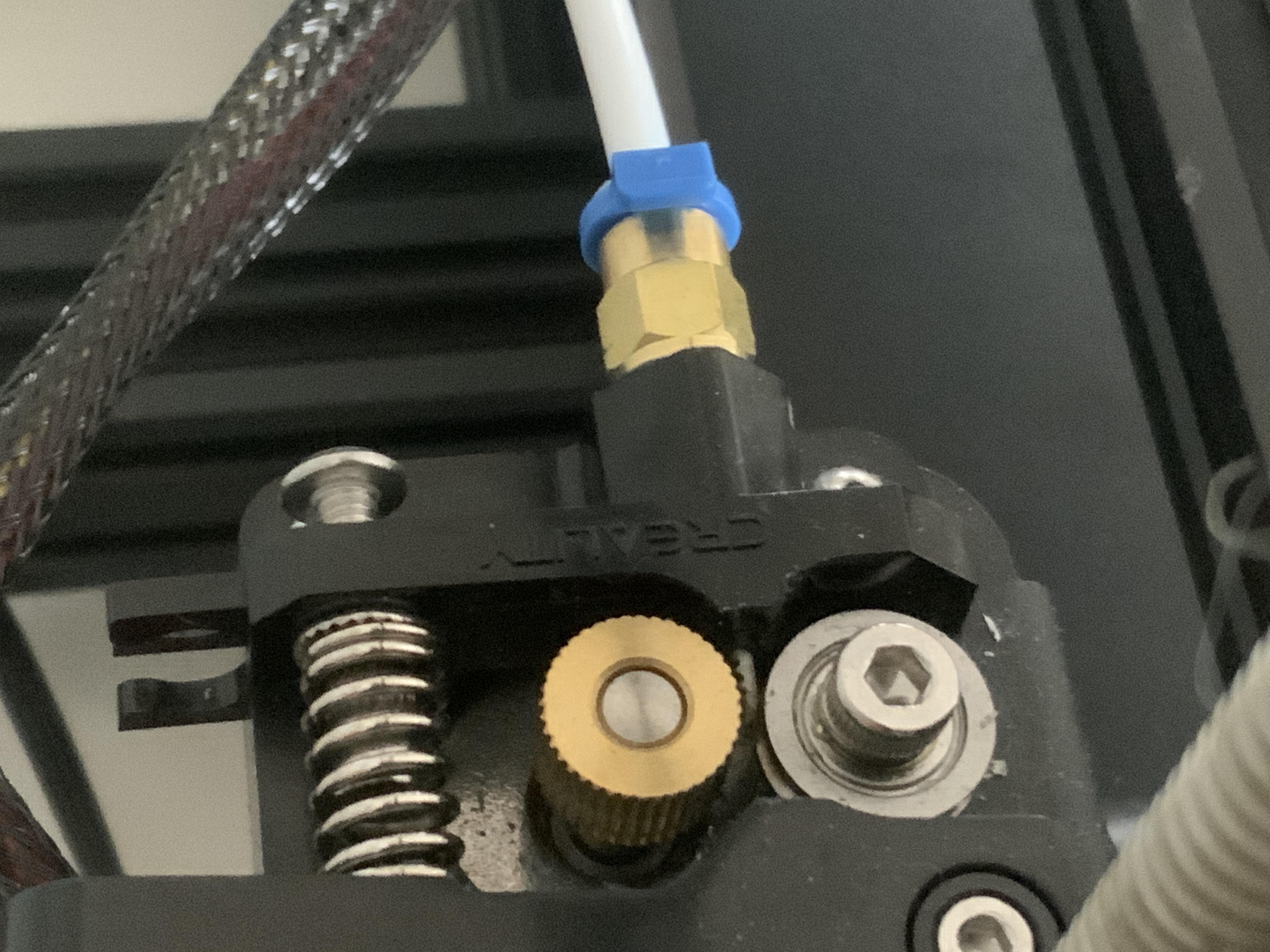 so guys durning one of my prints on the ender 3 the filament broke off