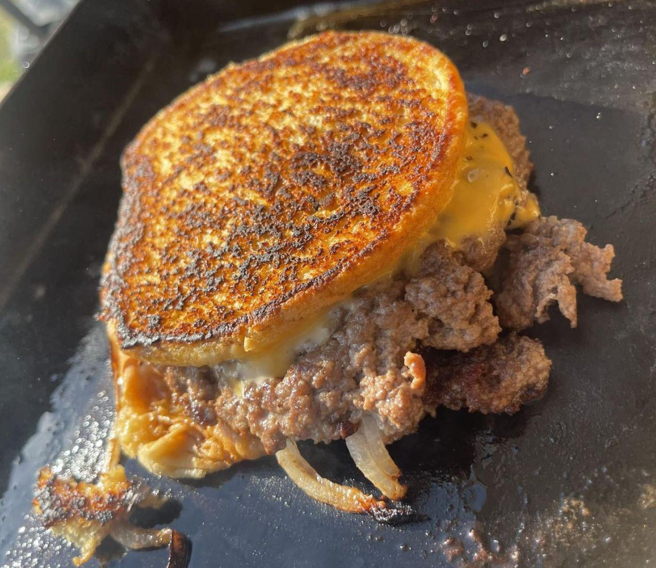 Grilled cheese smash burger r/cheeseburgers