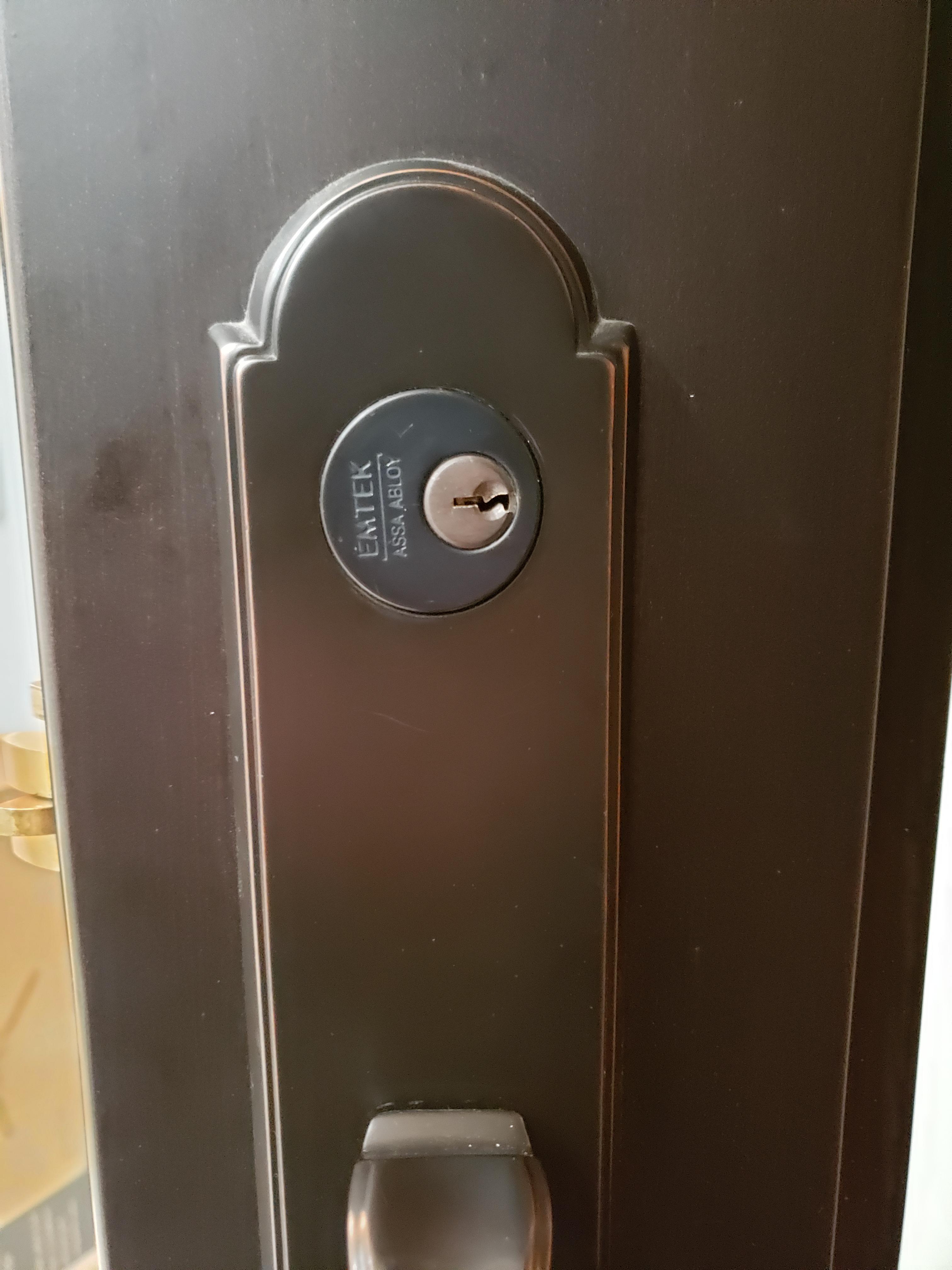 The keyhole turned as the key was turning and now the door keeps